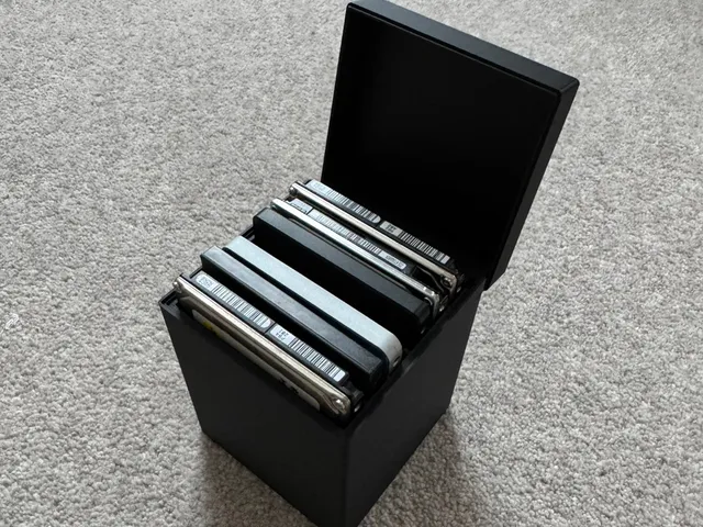 2.5" (inch) Hard Disk Storage Box - 6 Disk Capacity