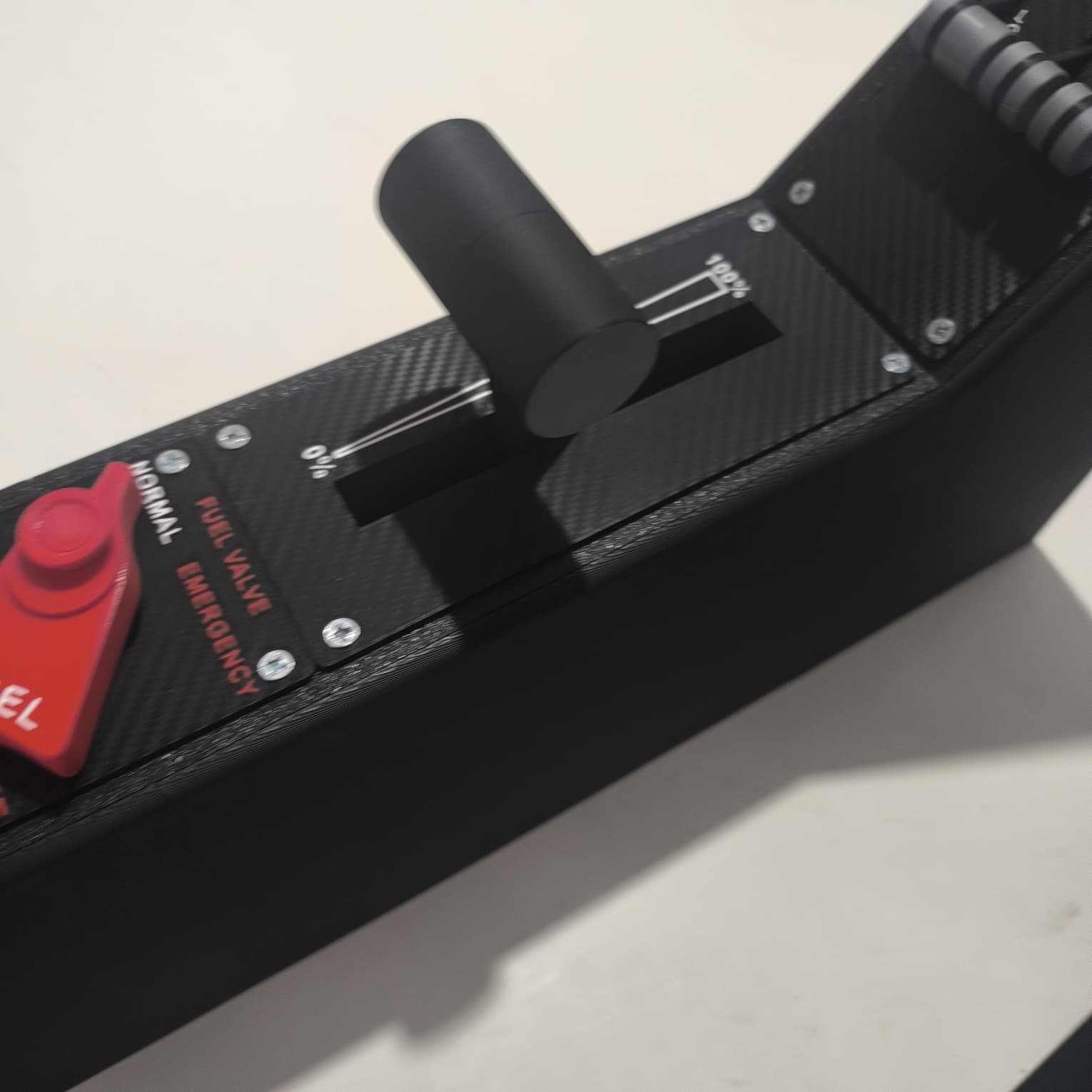 Inspired by Diamond DA40 – Fully 3D Printed DIY Dymon 4000 SE Center Console for Flight Simulator — thumbnail 4