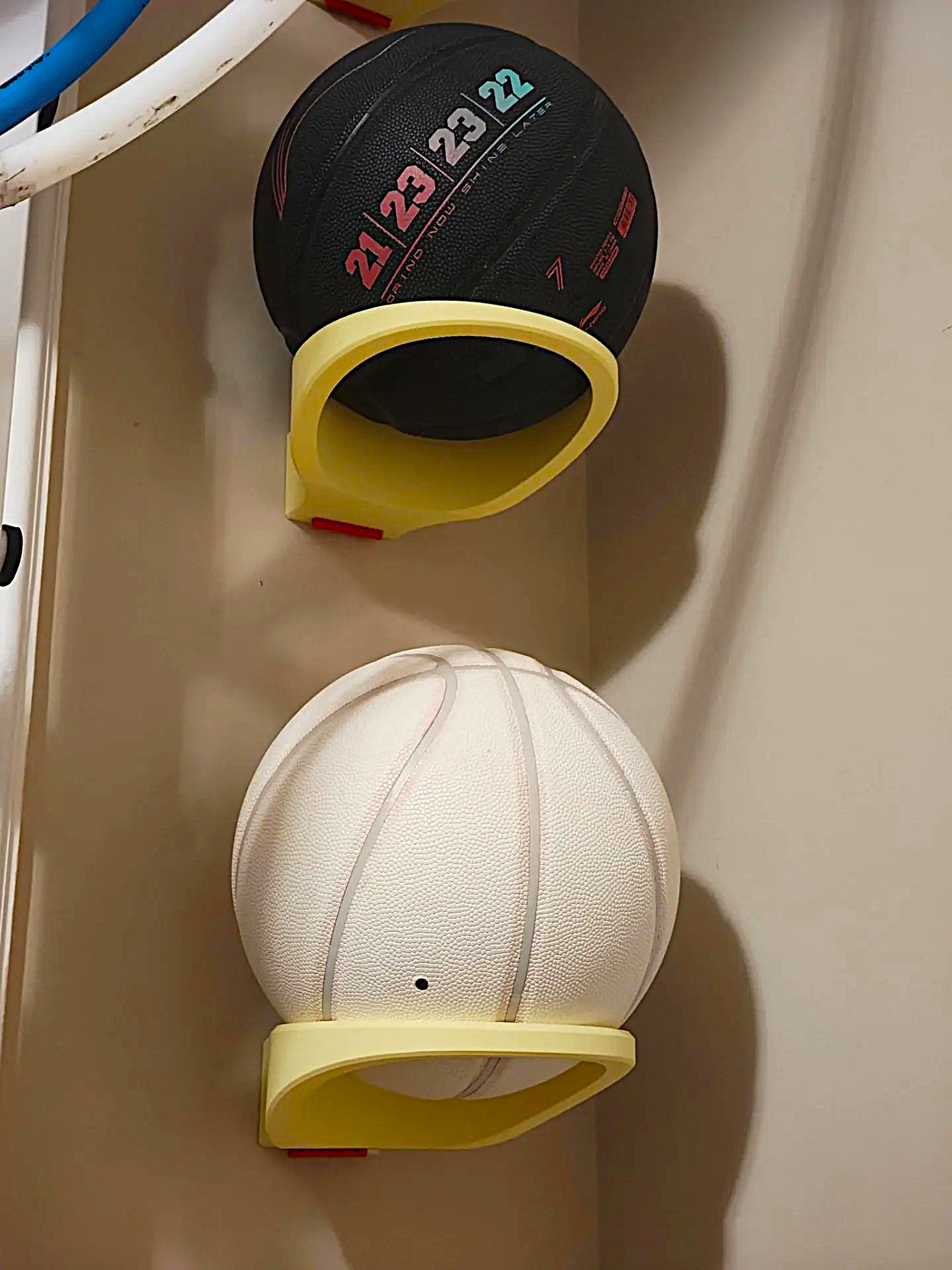 Ball holder