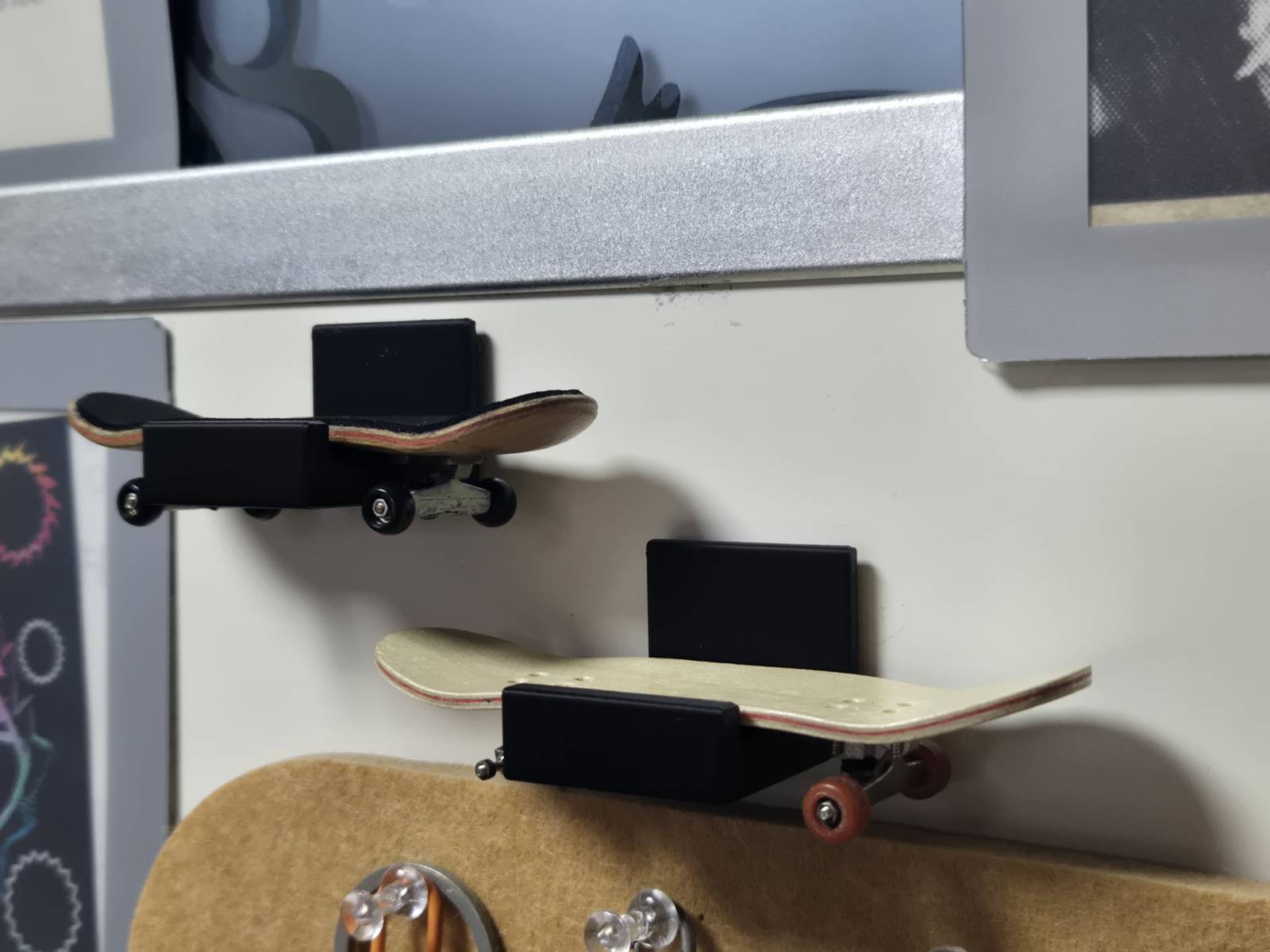 Fingerboard wall holder for ALL SIZE