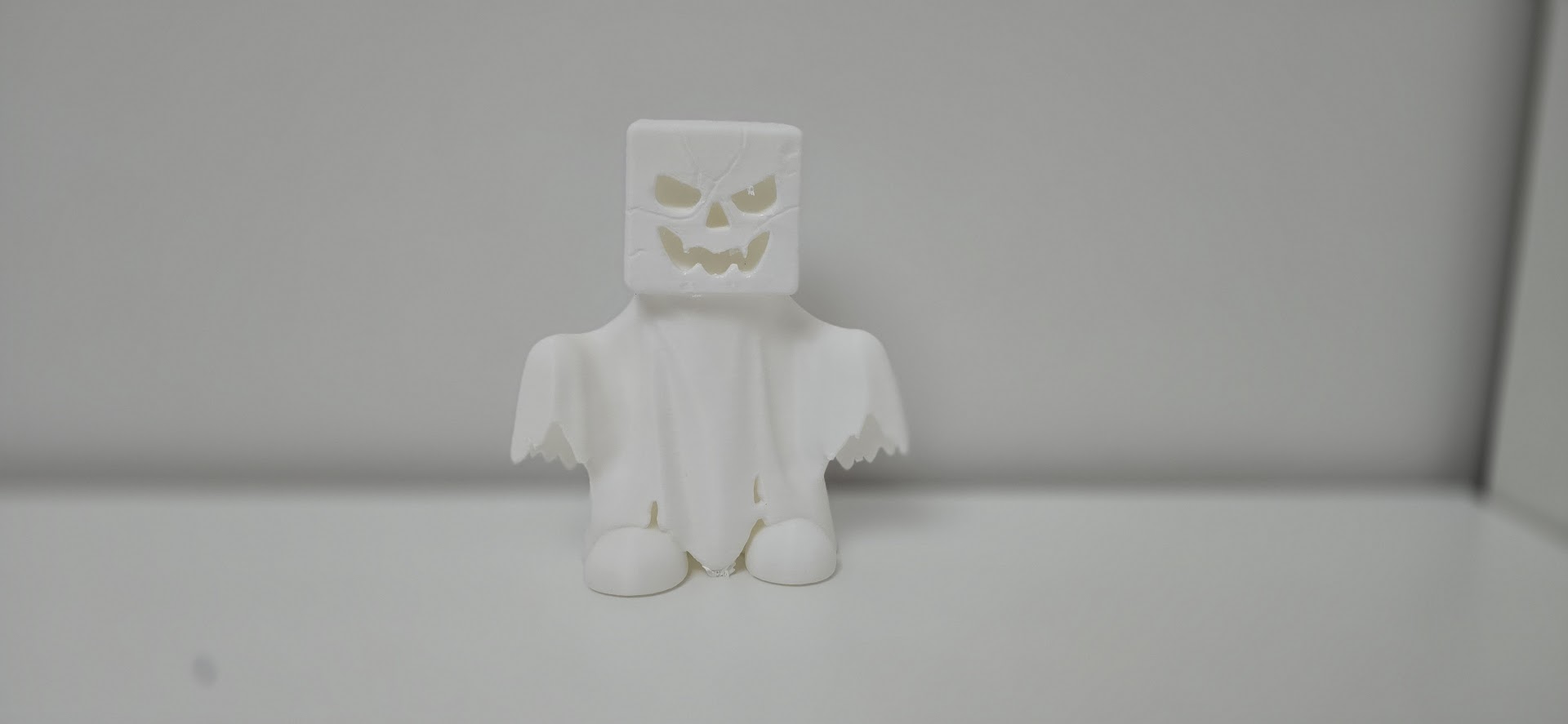 Minecraft Ghost – Cracked Pumpkin Head