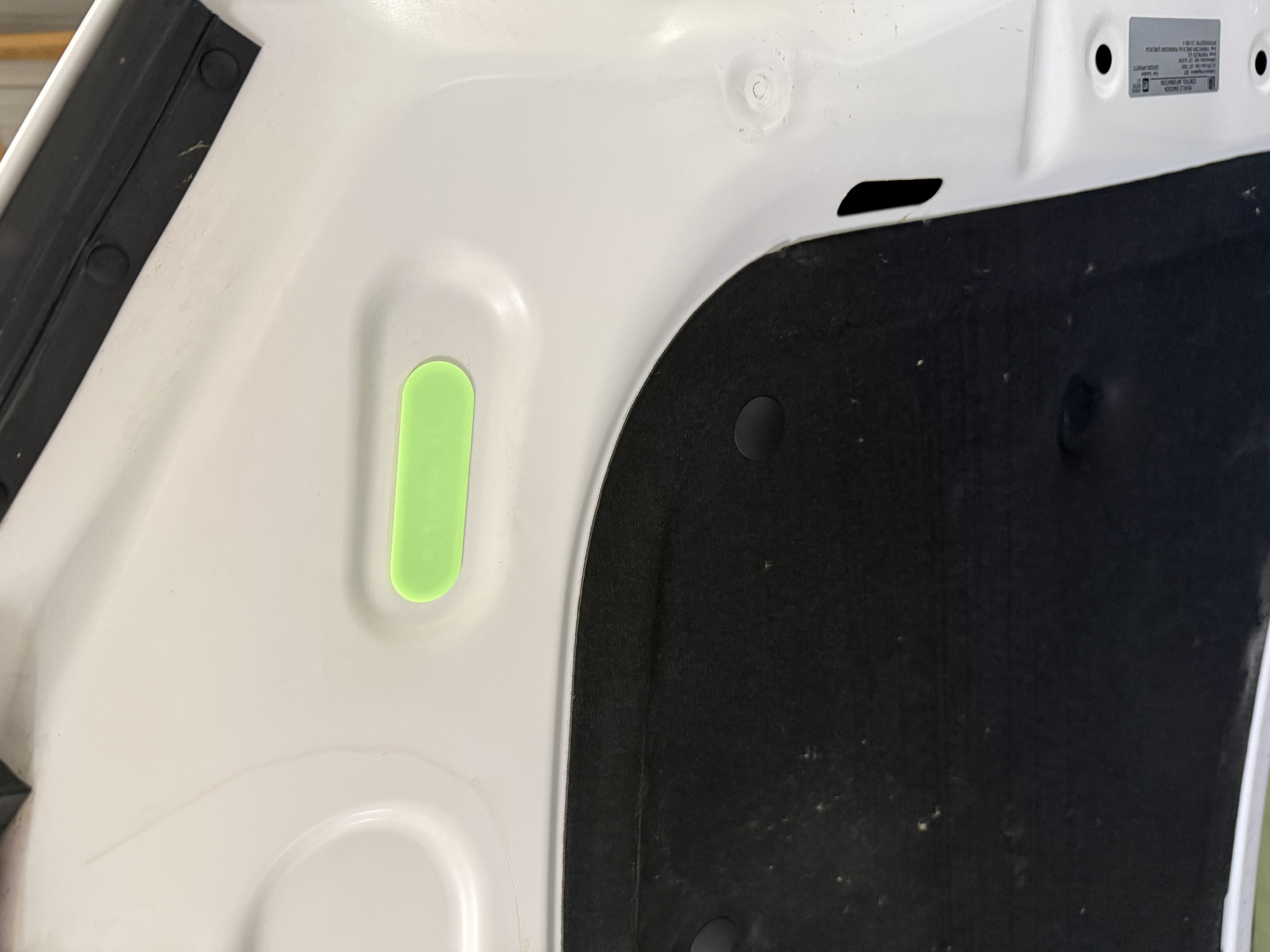 Yukon oval hood plug