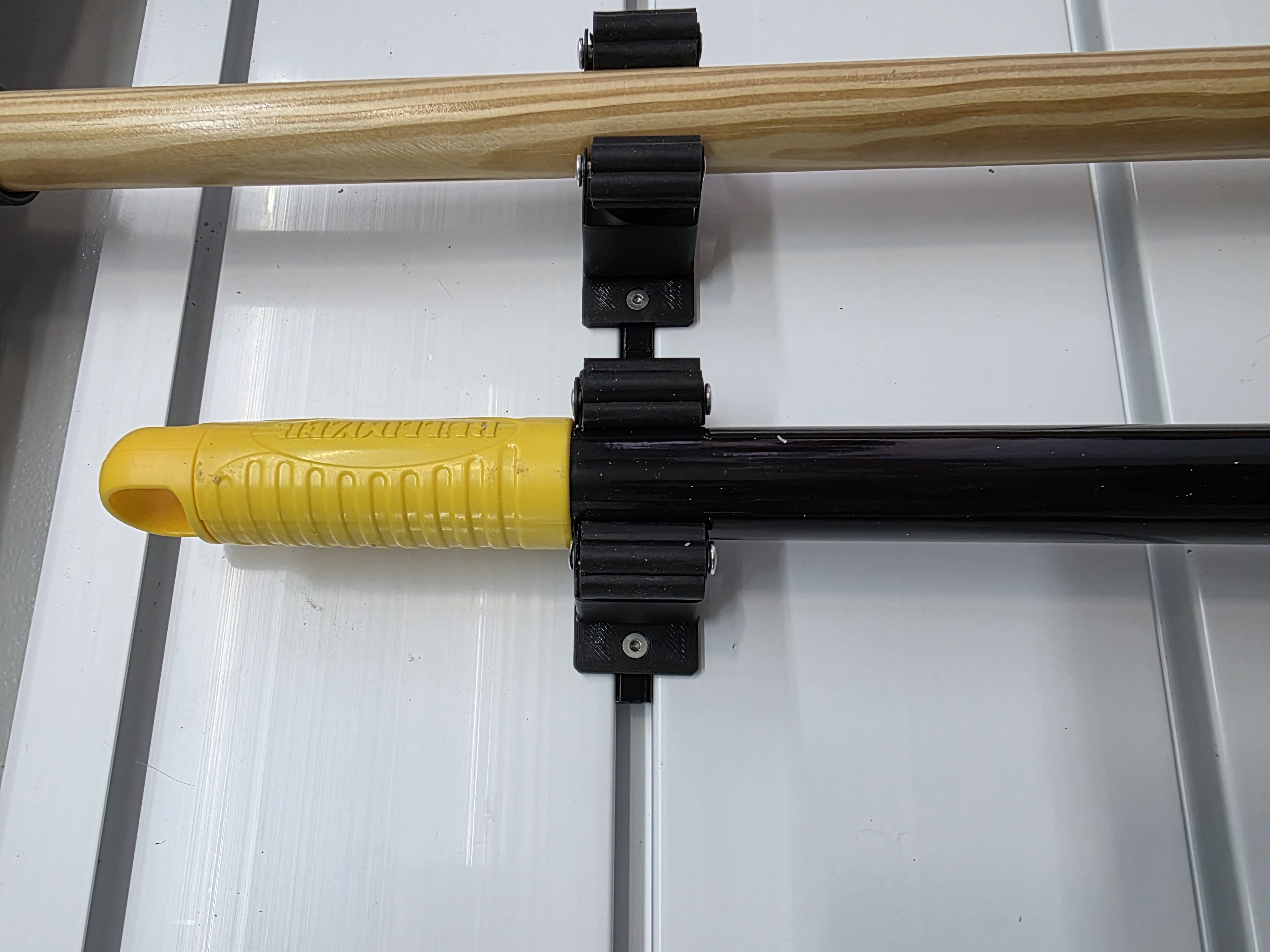 Universal Broom/Mop/Pole Holder - Proslat