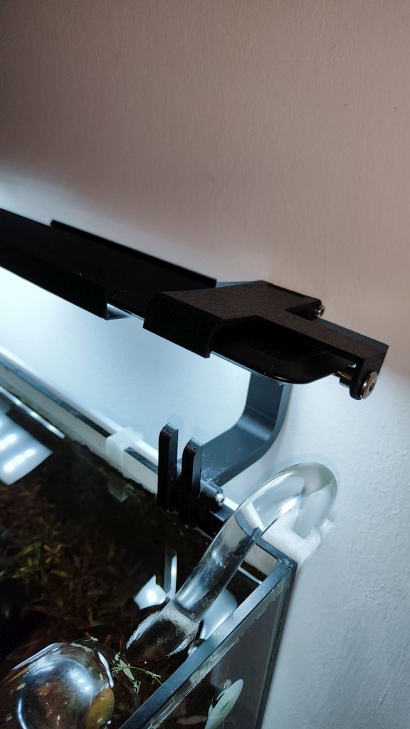 Chihiros A2 Aquarium light holder foldable
