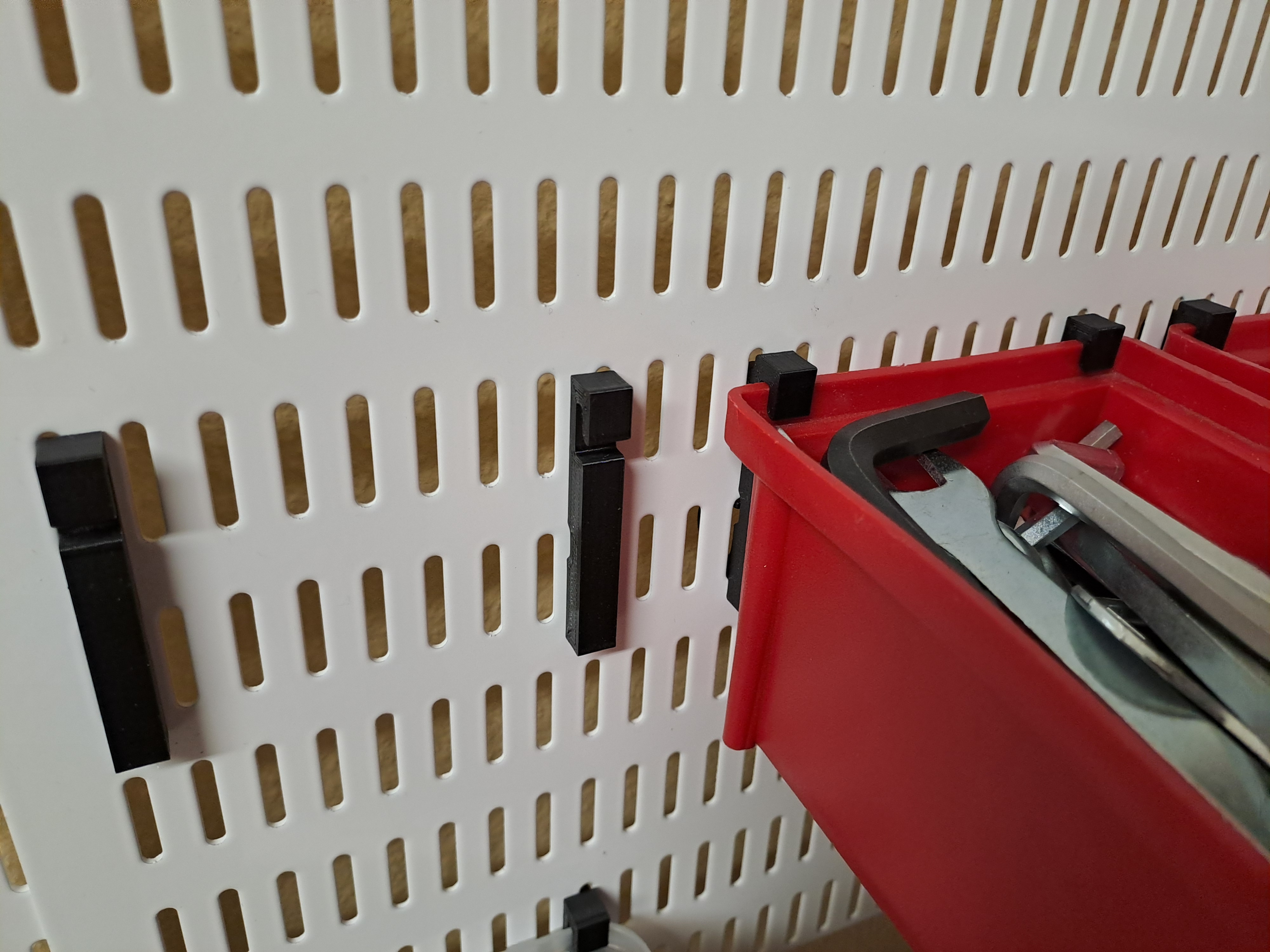 Elfa pegboard sorting box clip