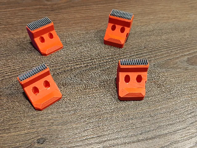 RatRig V-Core 4 nozzle wiper with silicone brushes