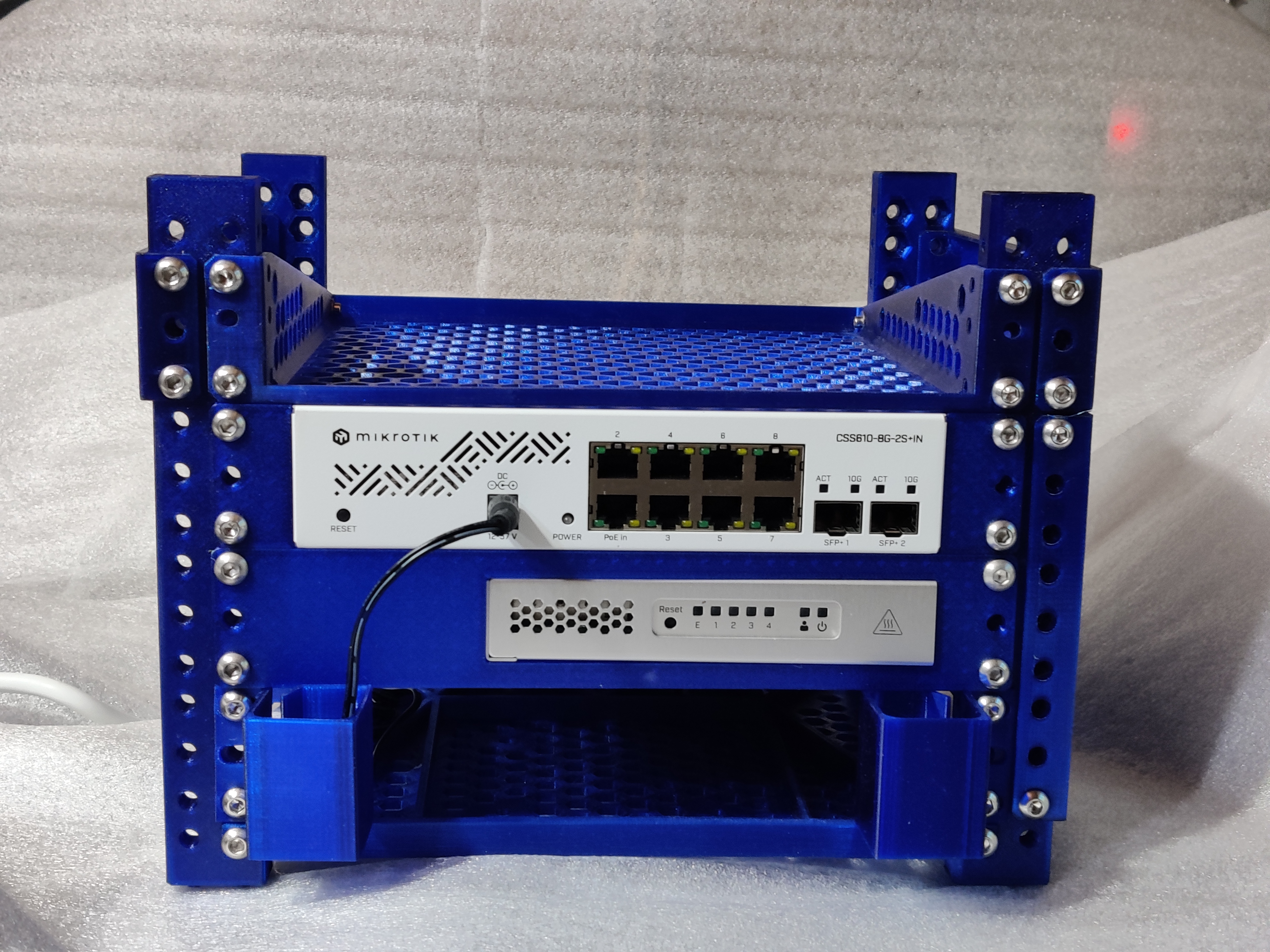 Modular 10 Inch Server Rack - Mounts for MikroTik Switches CSS610-8G-2S+ and CRS305-1G-4S+