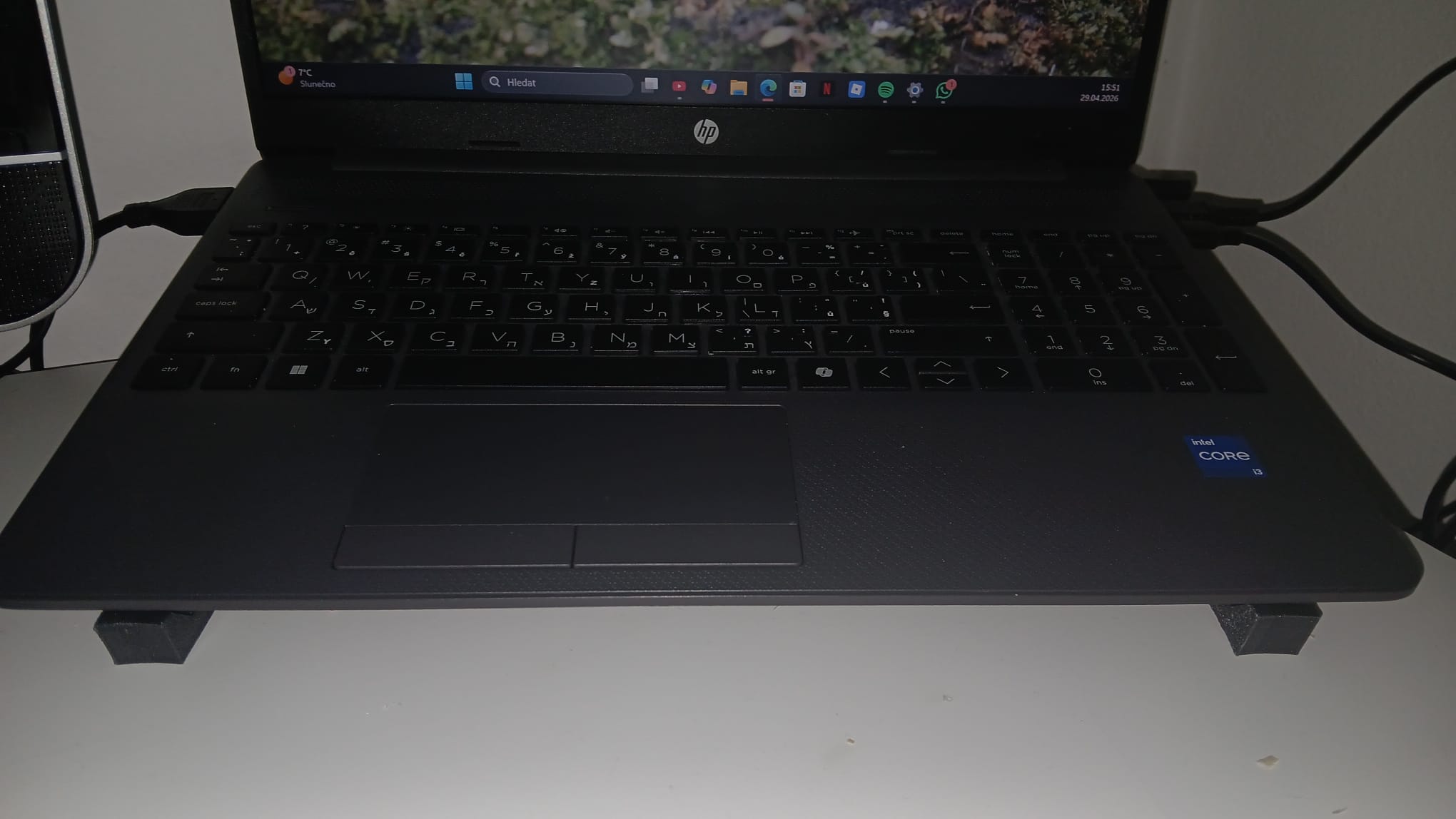 stand for 15 inch notebooks