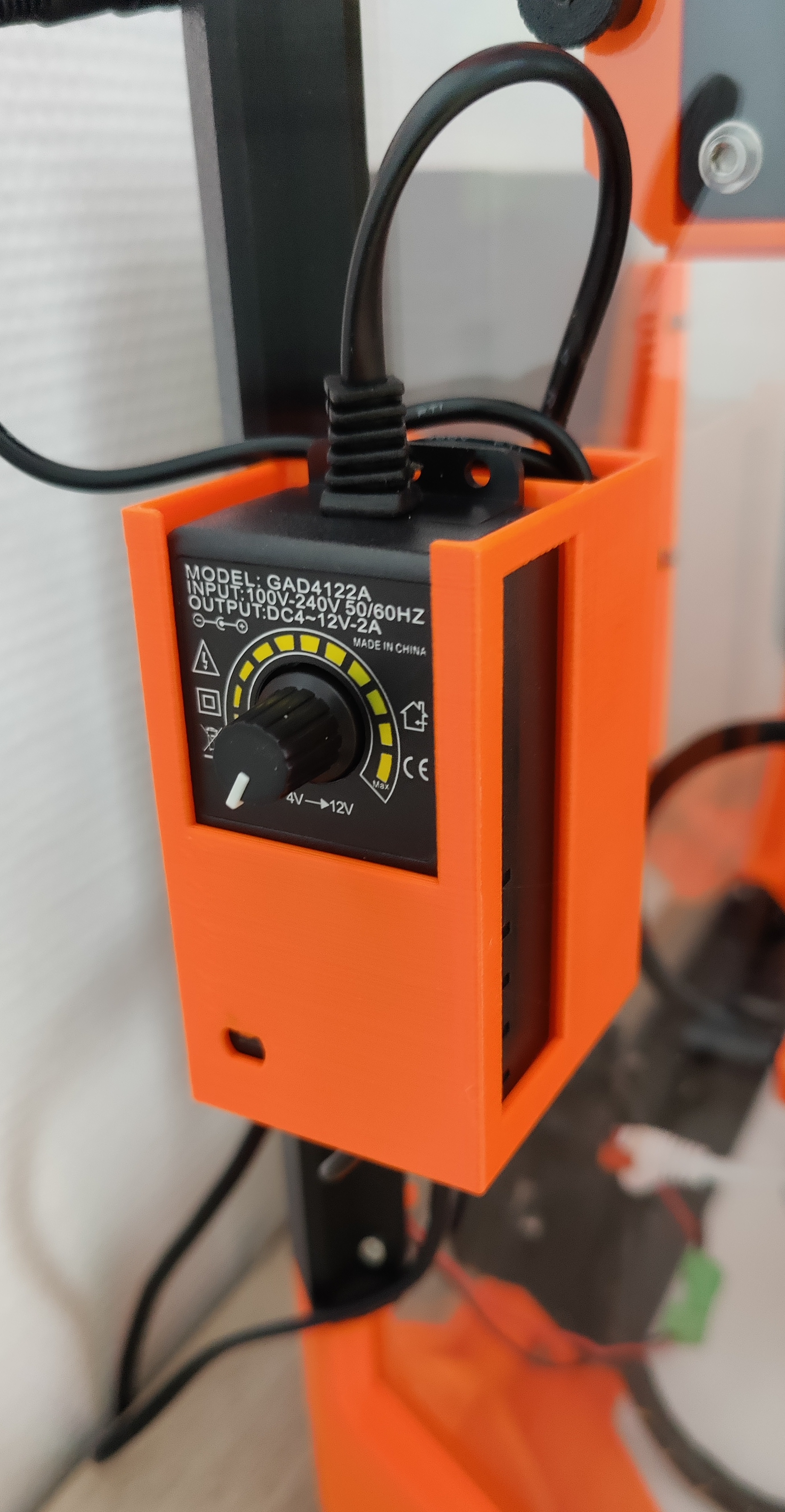 Halterung für Steuerung eines Radiallüfters/ Mounting bracket for controlling a radial fan