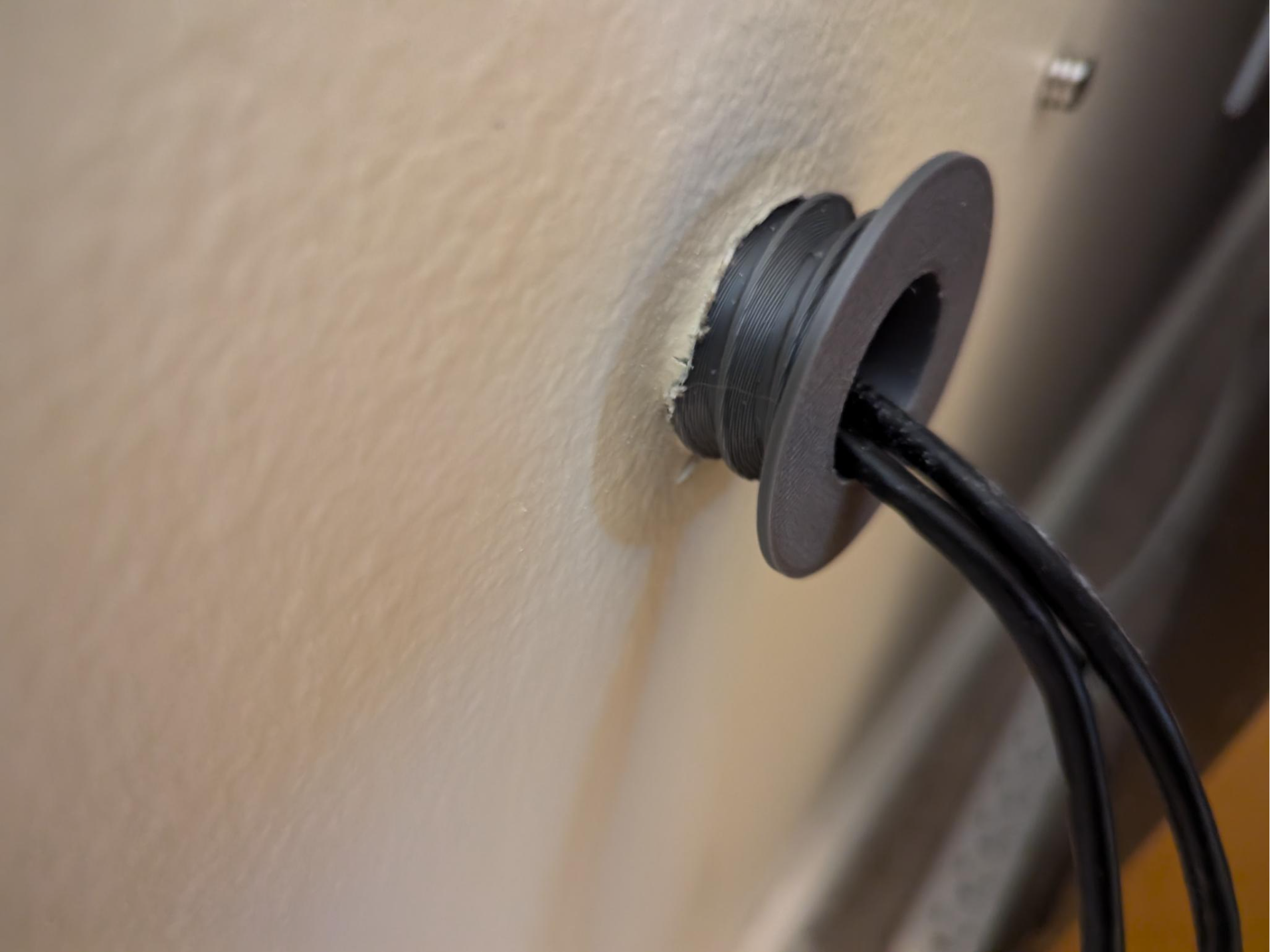 Network Cable Passthrough - Threaded