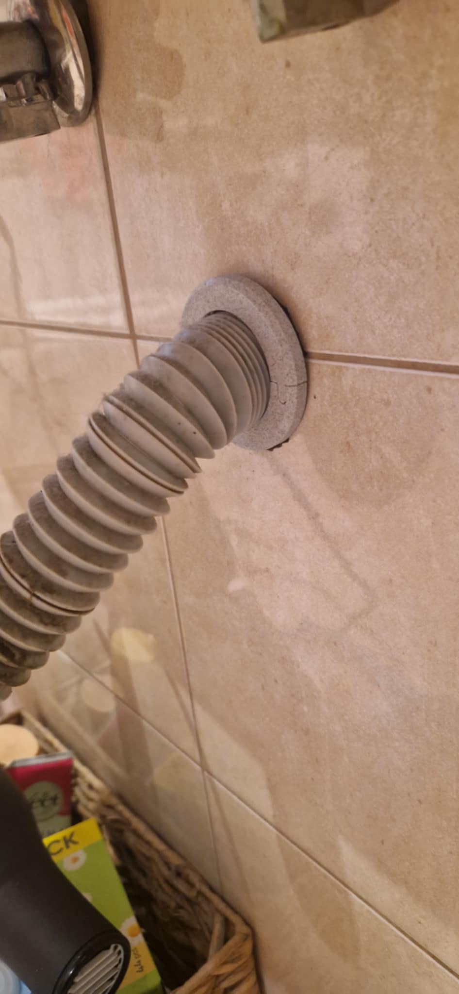Toilet pipe mask