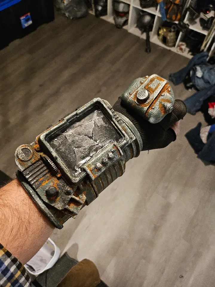 PIP BOY 3000(FALLOUT NEW VEGAS) by ReProps | Download free STL