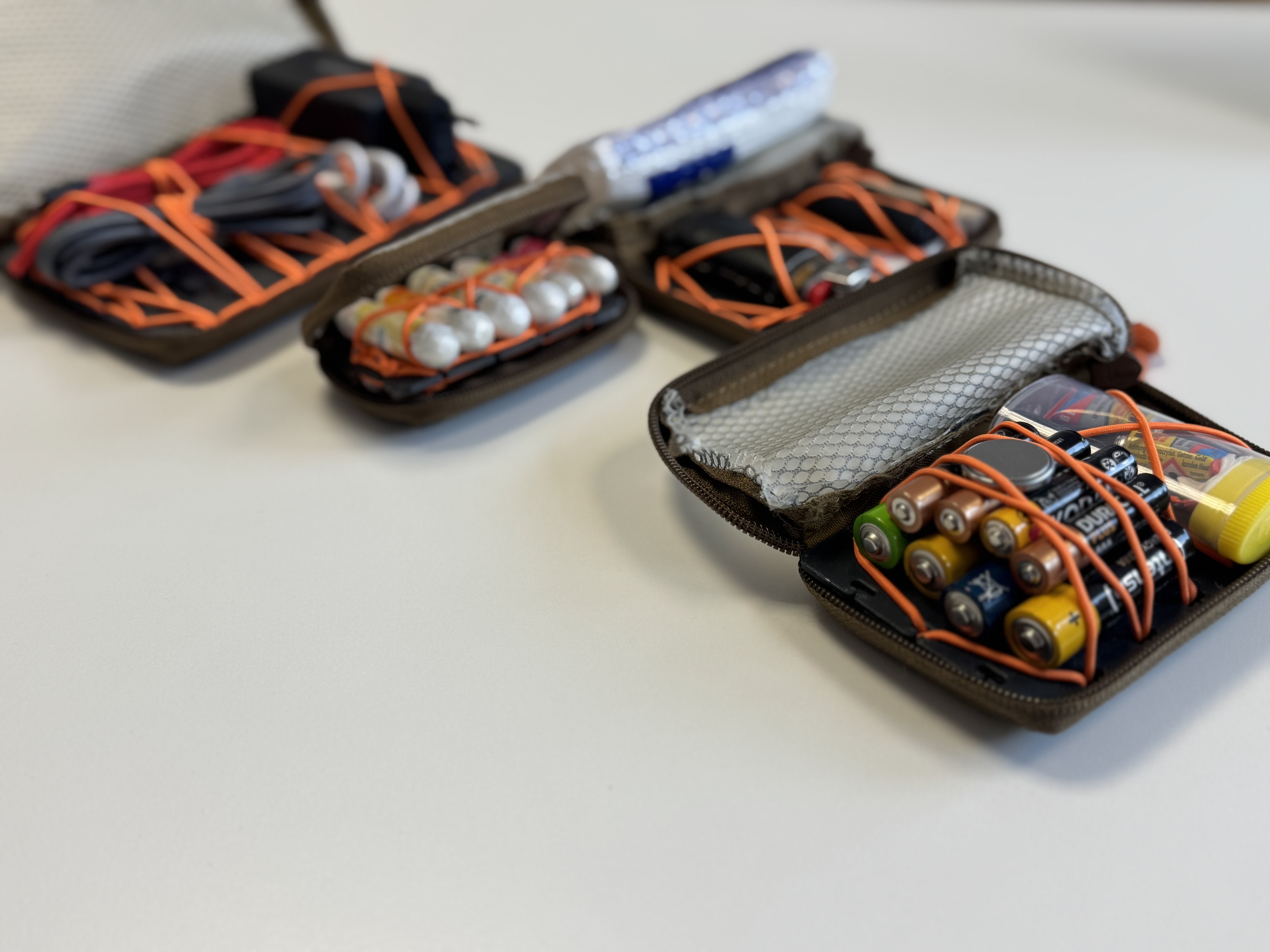 Miniatura 4 do modelo 3D EDC Rack / Tool organizer