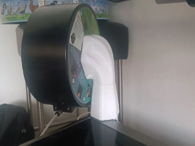 Mount for Qidi Dry Box on a Qidi Plus 4