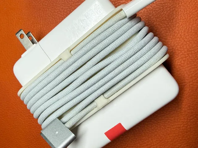 Apple 96W Macbook Charger MagSafe Cable Sleeve
