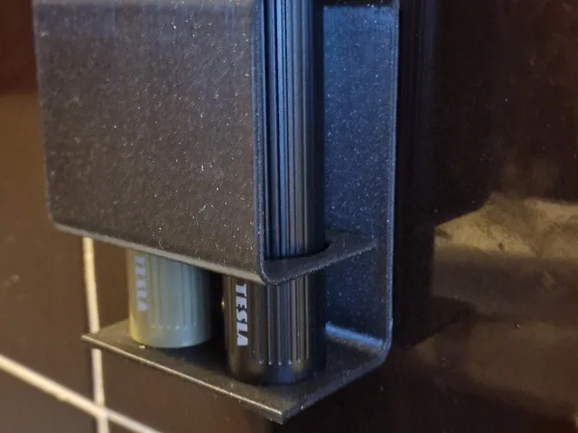 A simple electric toothbrush holder
