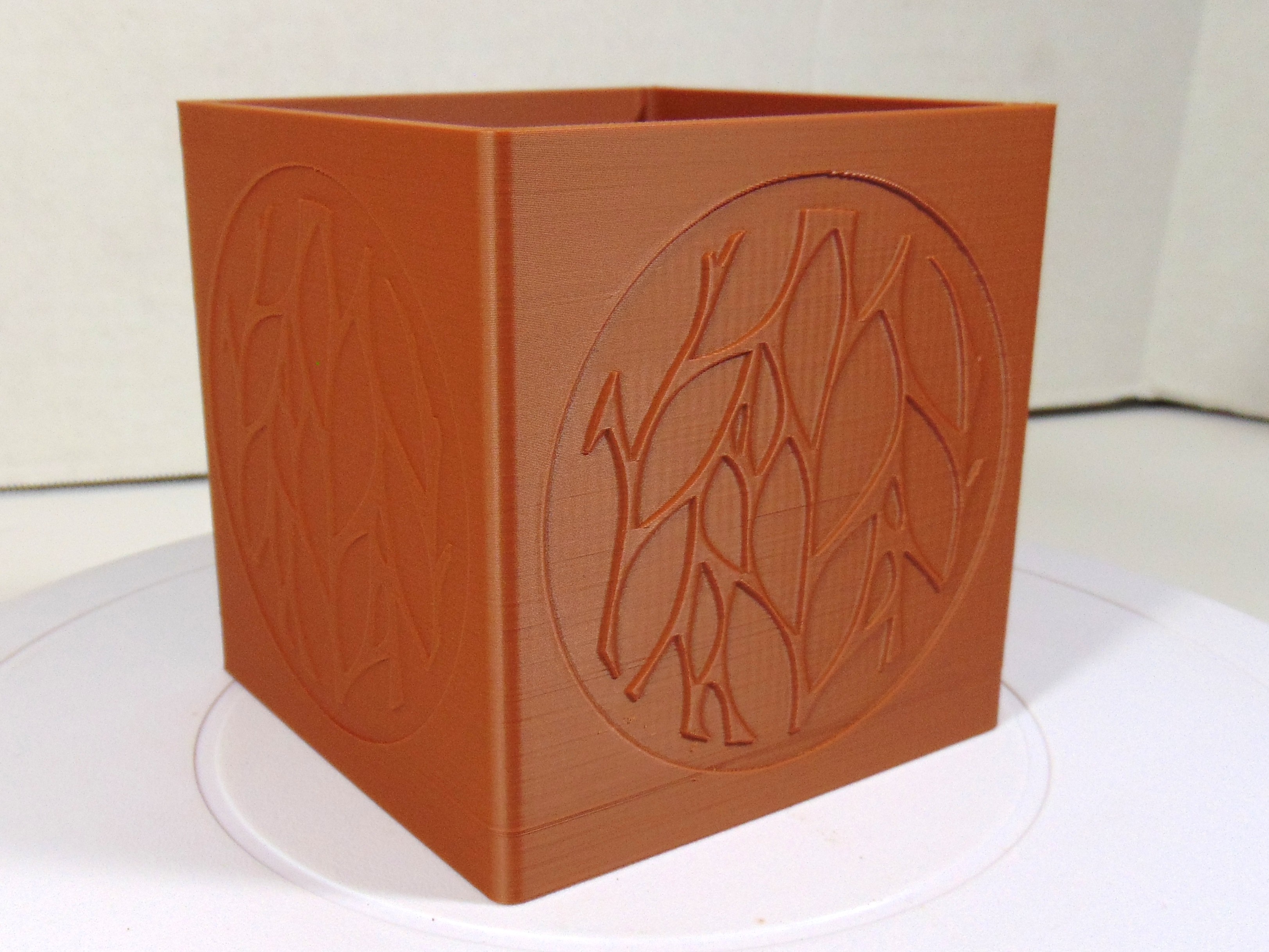 Leaf Pattern Pen Cup Holder Modern Style Square Plant Holder
