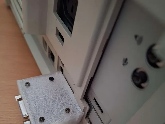 vintage Apple Macintosh video DB-15 / DA-15 to VGA case