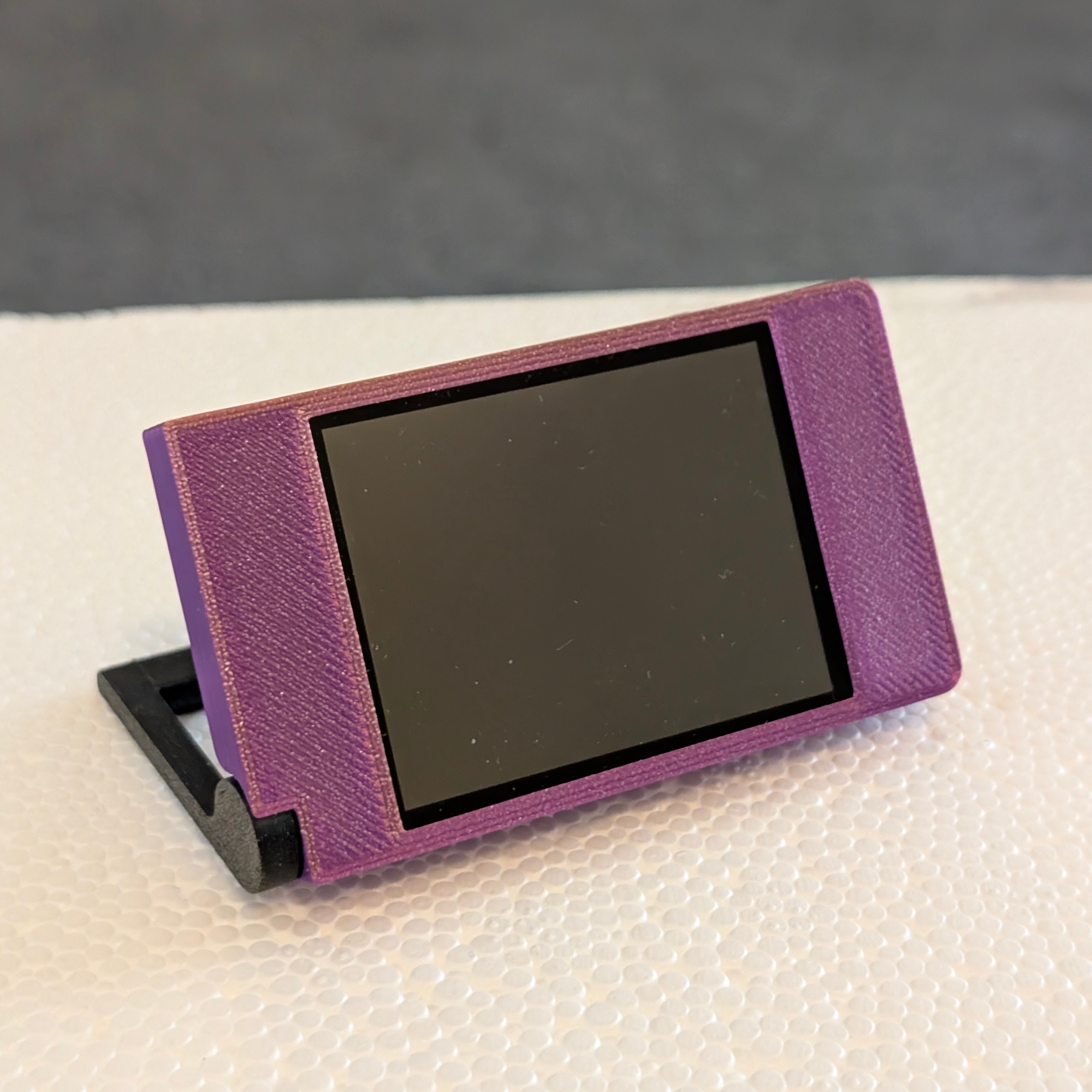 ESP32 2.4in CYD case with kickstand (ESP32-2432S024)