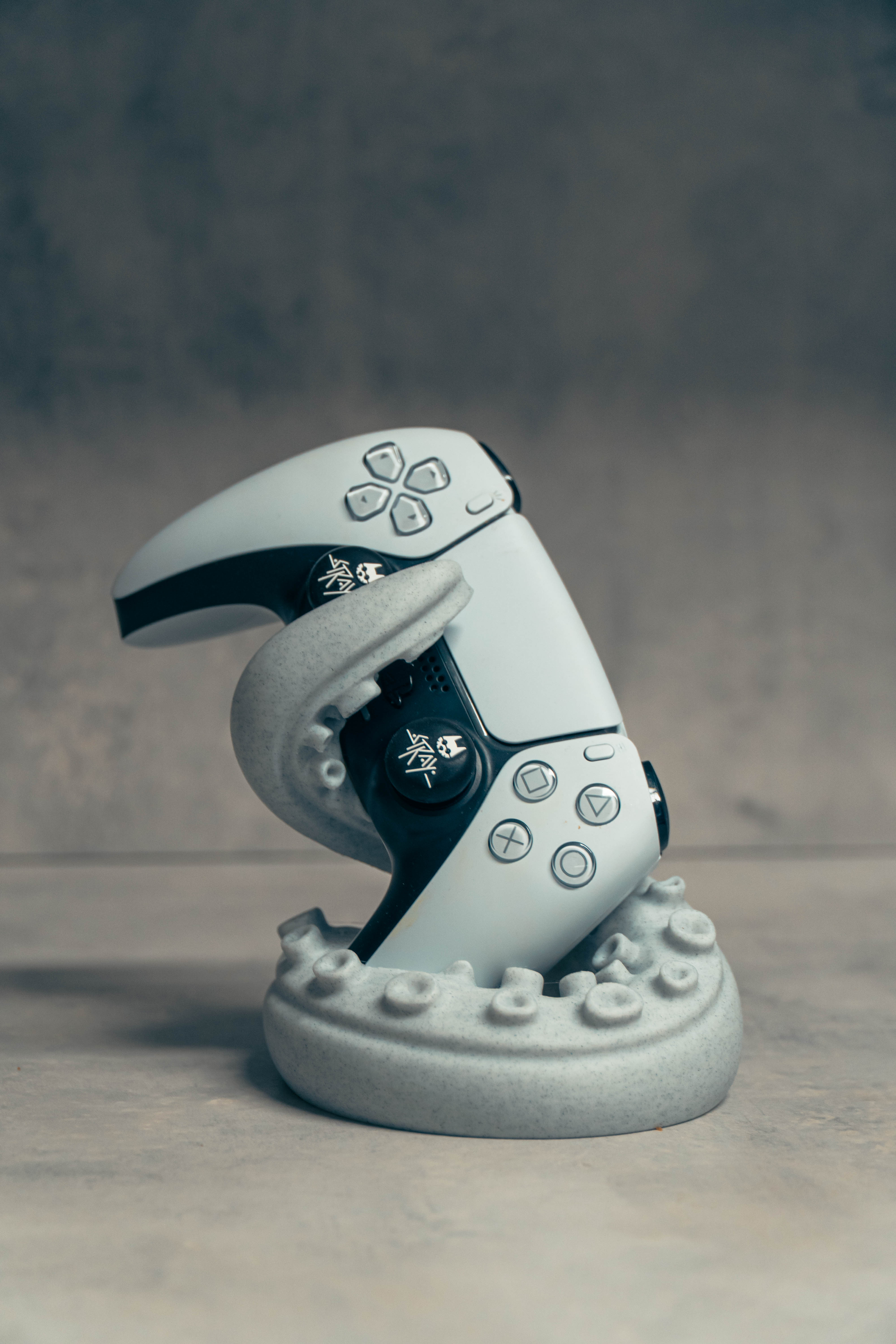 Vertical PS5 Tentacle Holder (xbox, switch pro and 8bit do) — thumbnail 5