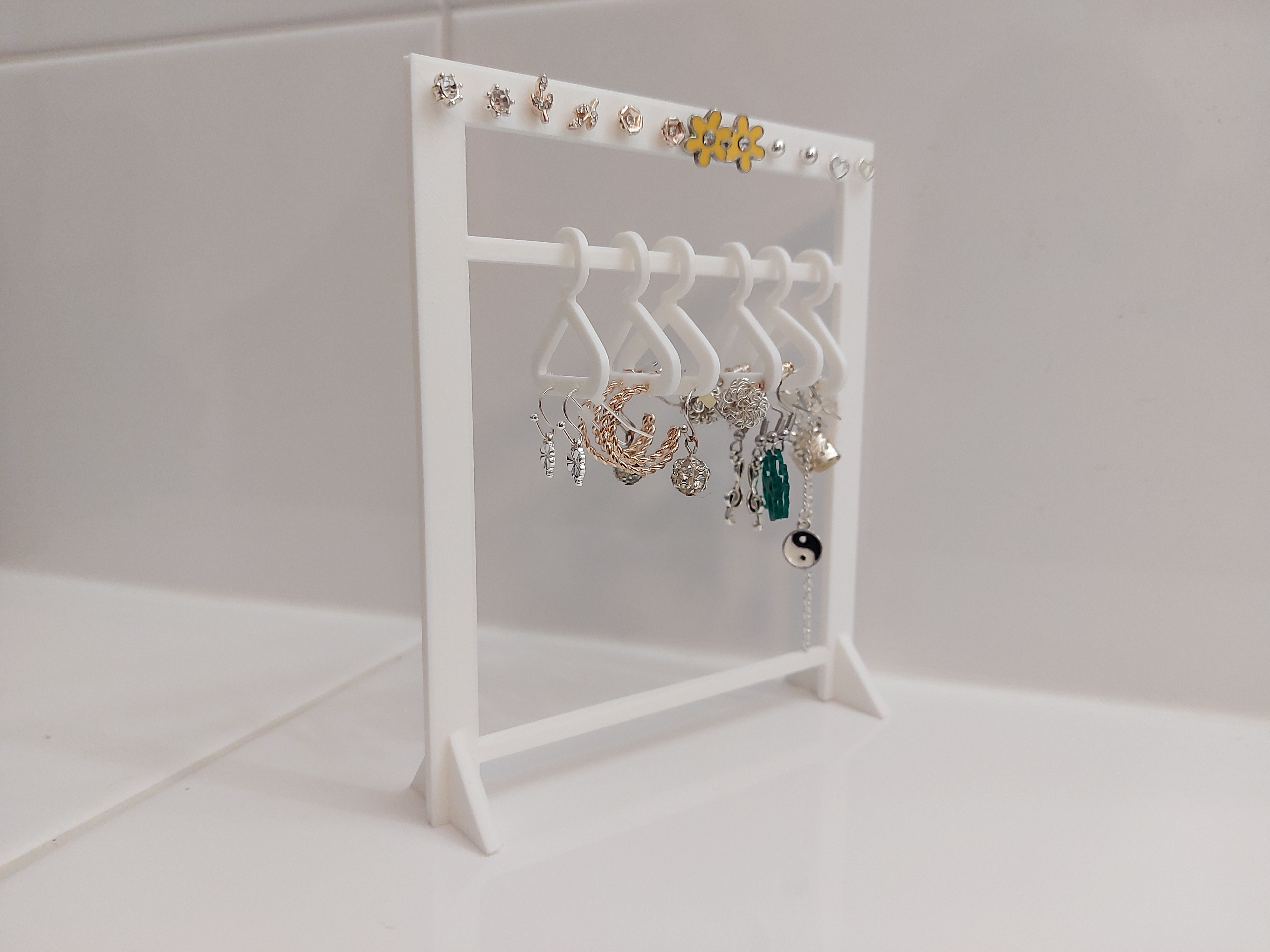 Amazon.com: Lolalet Jewelry Display Stands for Selling, 30 Hooks Earring  Holder Rack with Wood Base, 6 Tiers Necklace Display Stand, Jewellery  Displays for Vendors Craft Shows Keychains -Black : Clothing, Shoes &  Jewelry