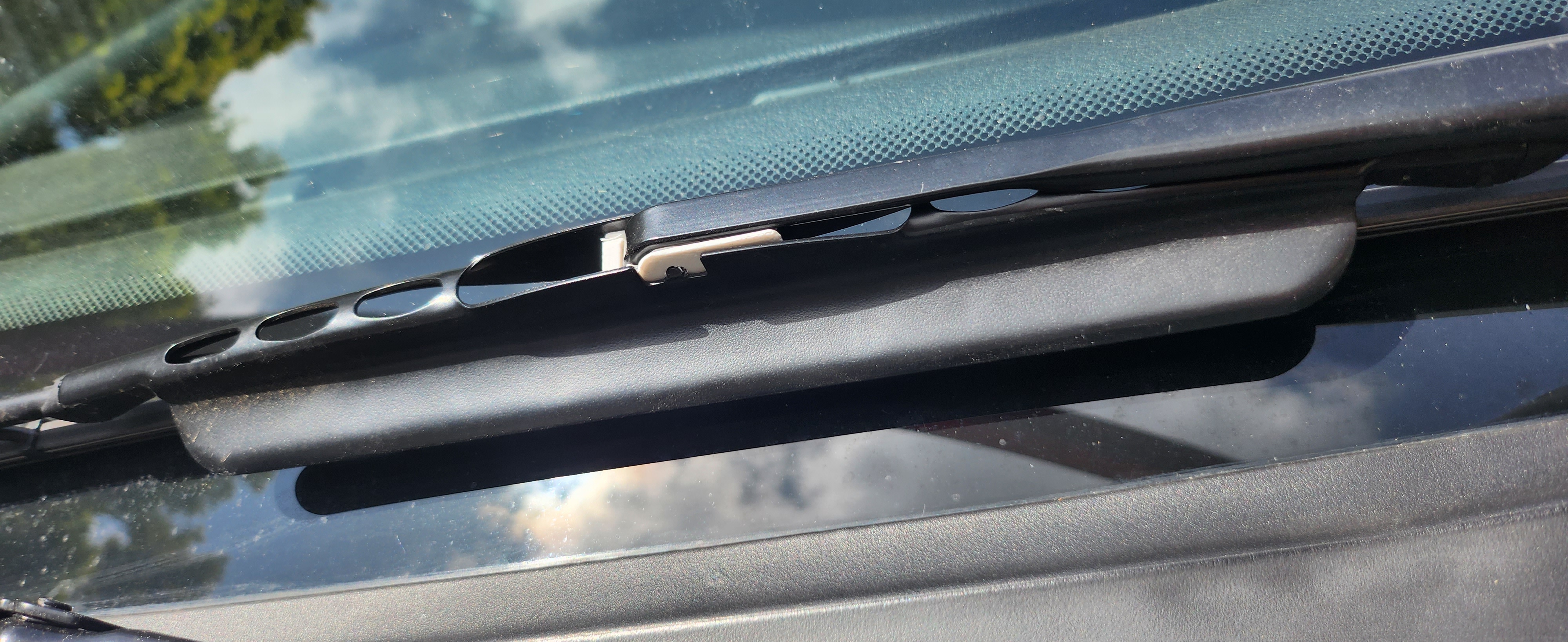 BMW E46 Wiper clip