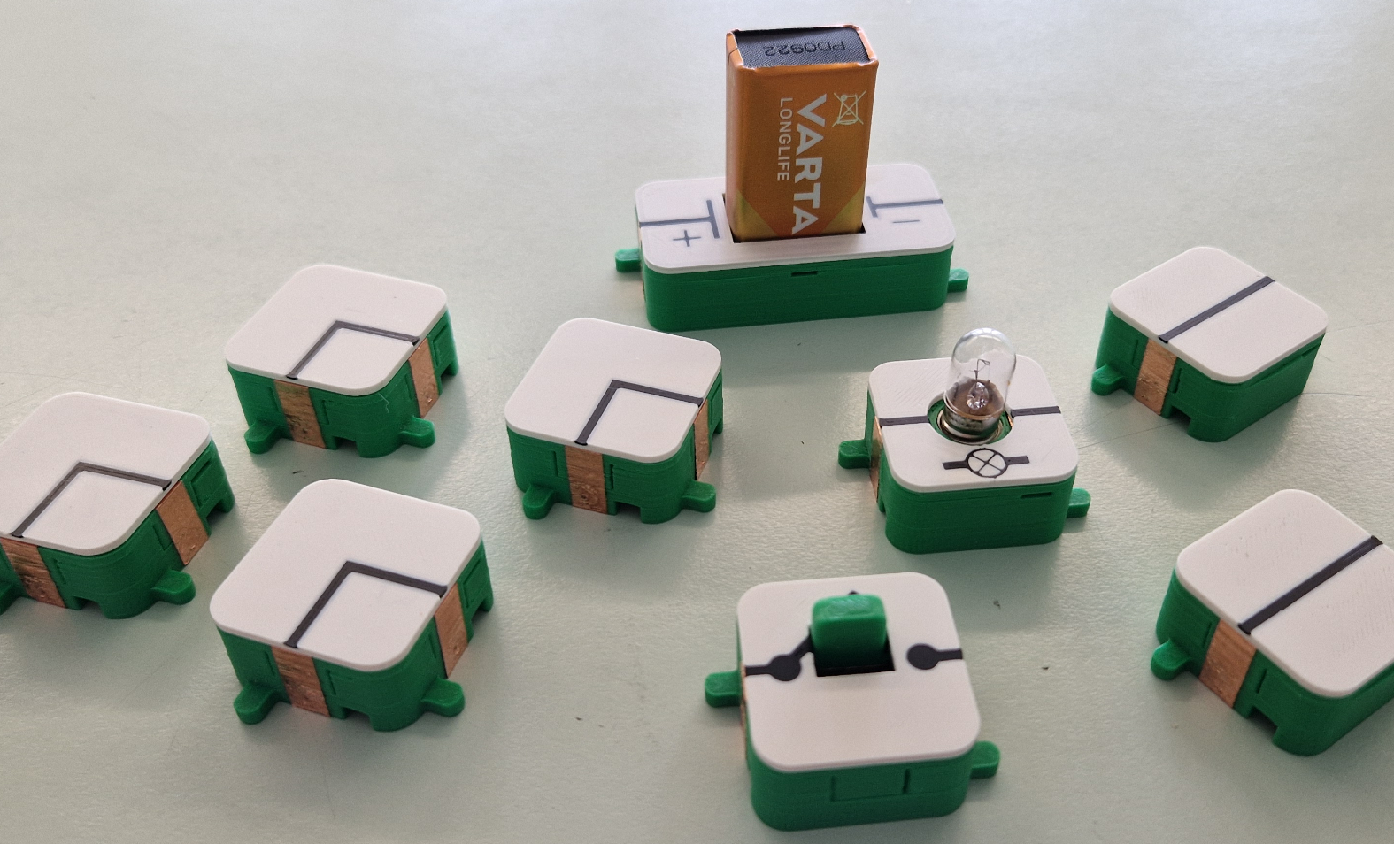 Snaptronics Solderfree electric circuit construction kit by