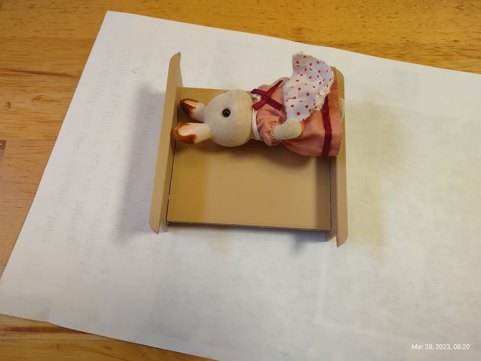 Sylvanian Families/Calico Critters Larger Bed
