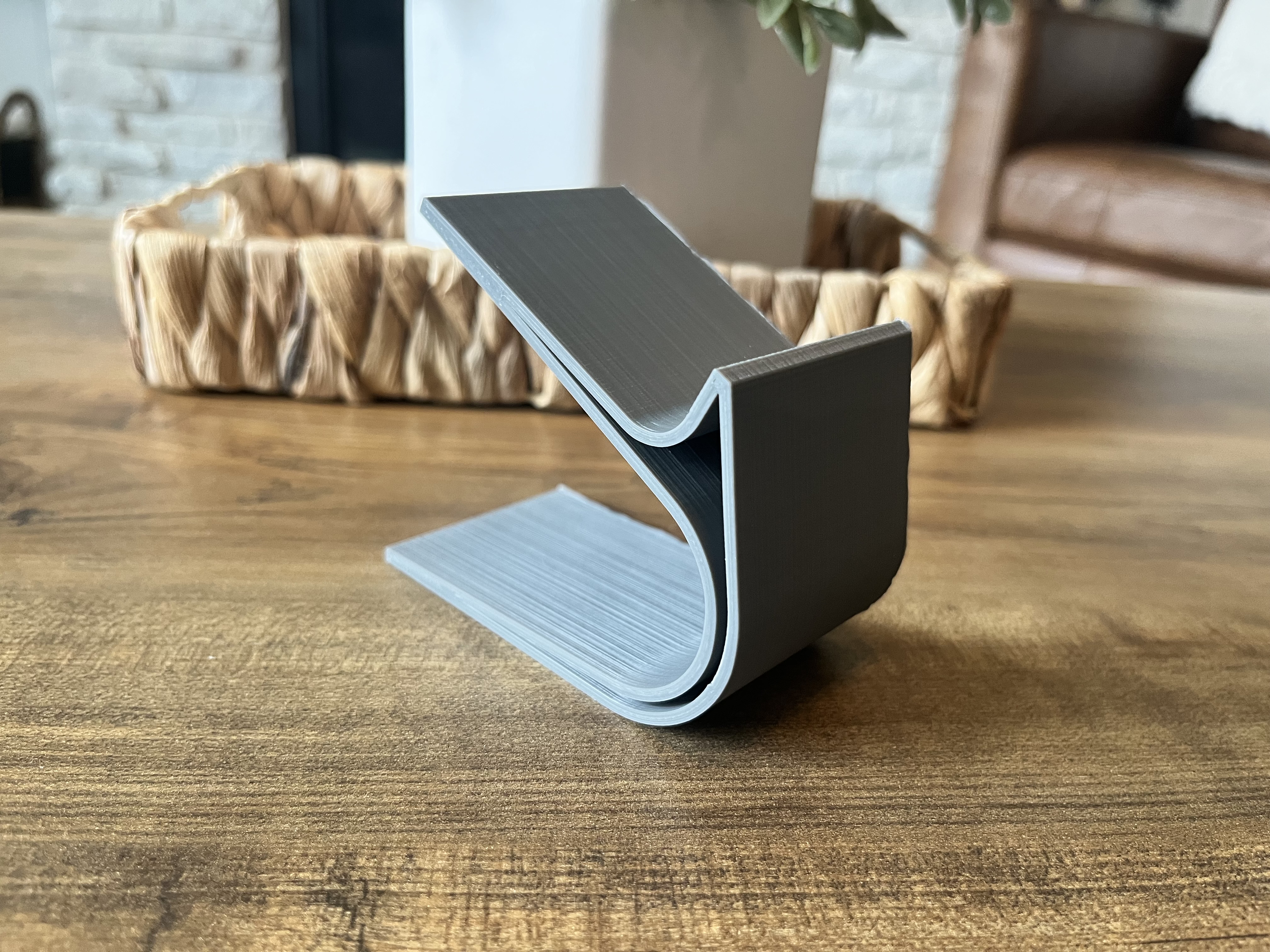 Miniatura 4 do modelo 3D Universal Controller Stand