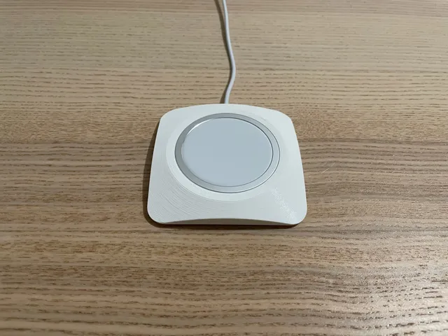 Magsafe square stand