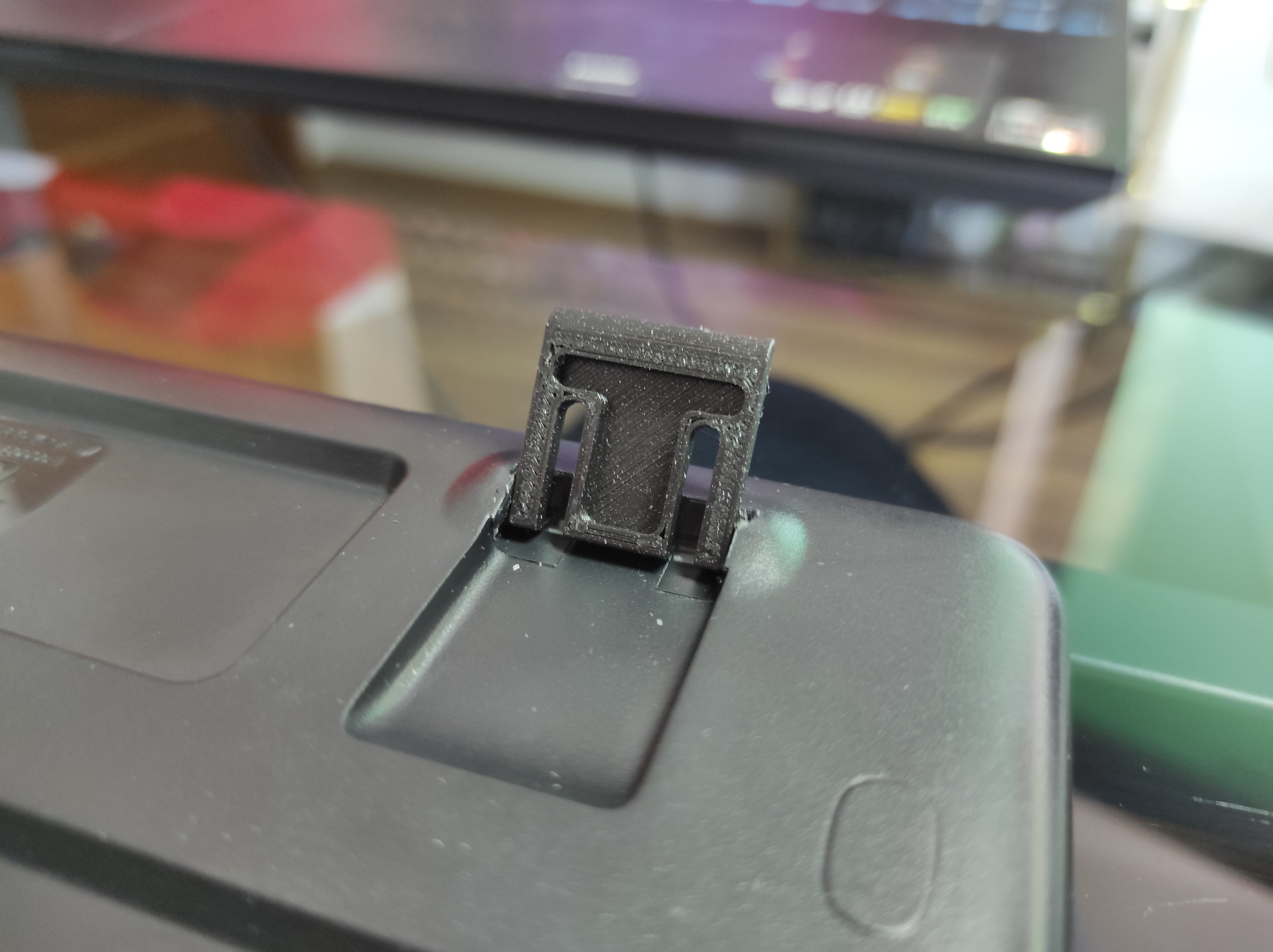 Logitech K220 kick stand / foot
