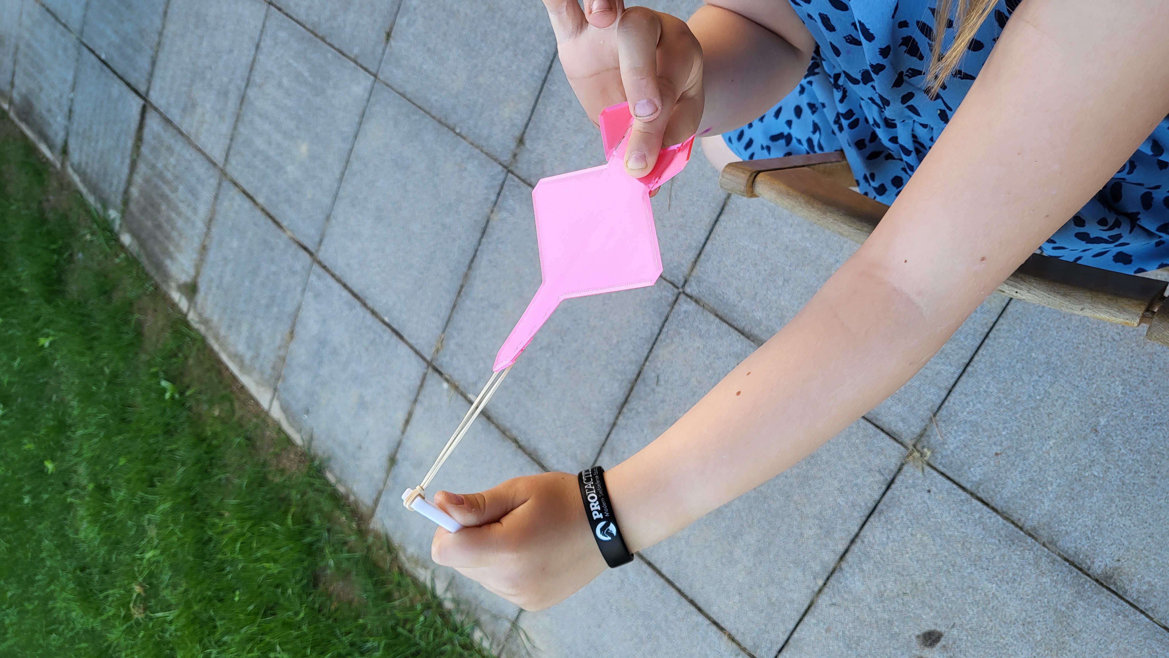 Slingshot for airplanes