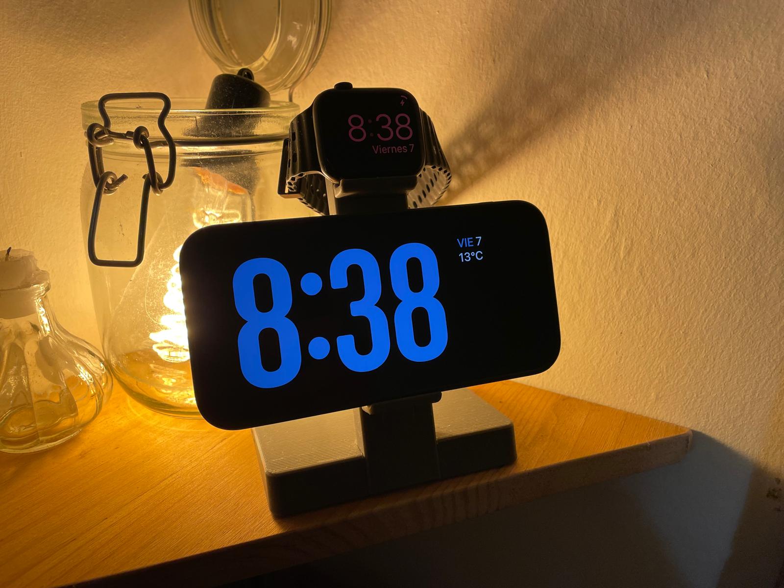 Magsafe dock for iPhone and Apple Watch (Landscape mode)