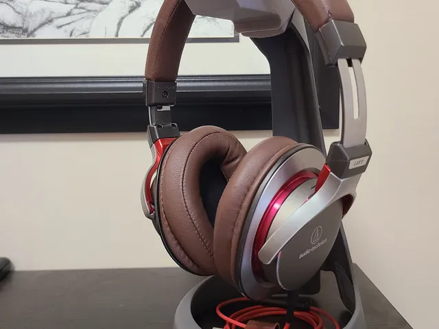 Headphone Hanger - Repurposed Ikea Svallet Base