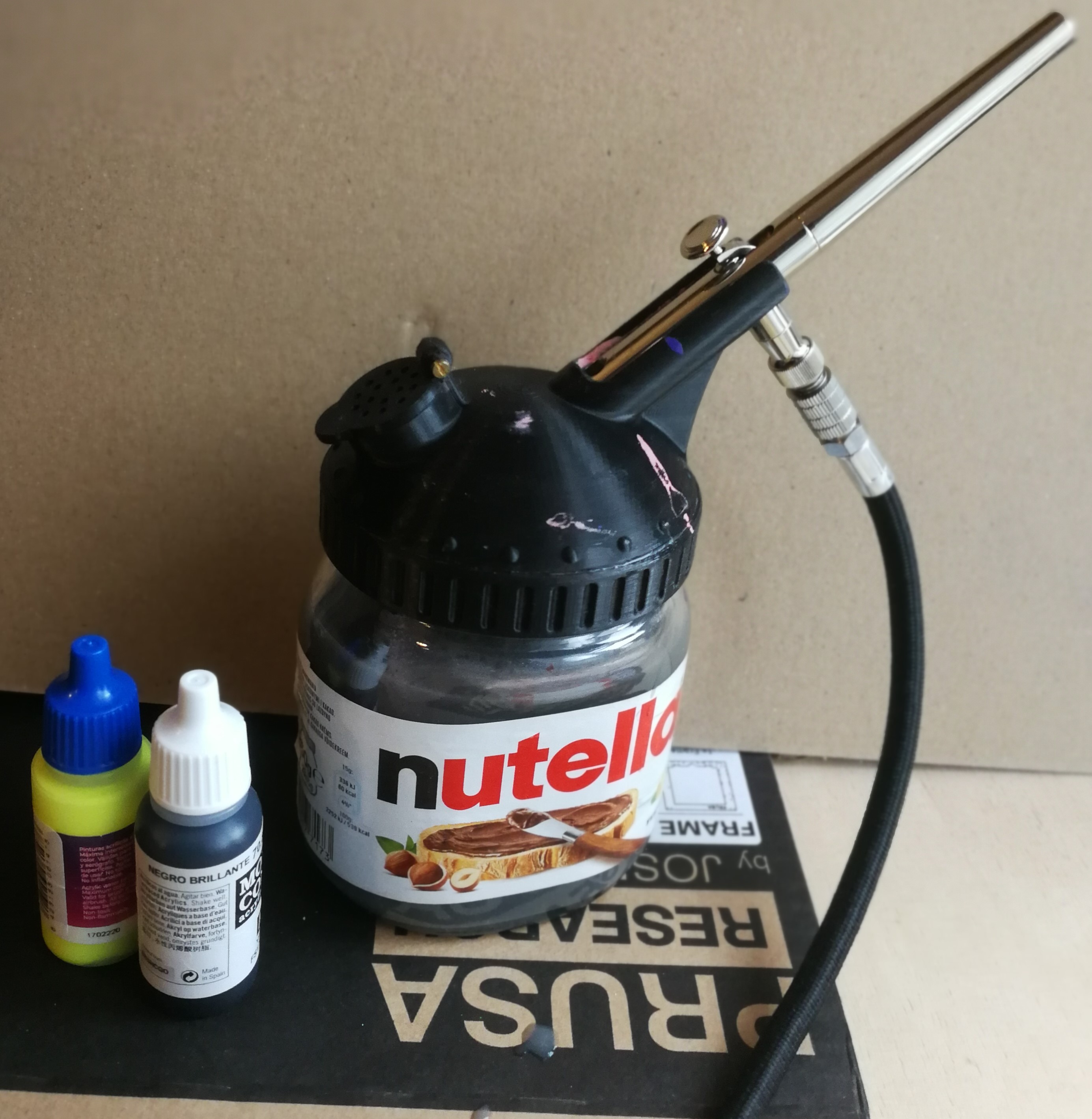 Airbrush cleaning pot from Nuttela jar by frangerhawer