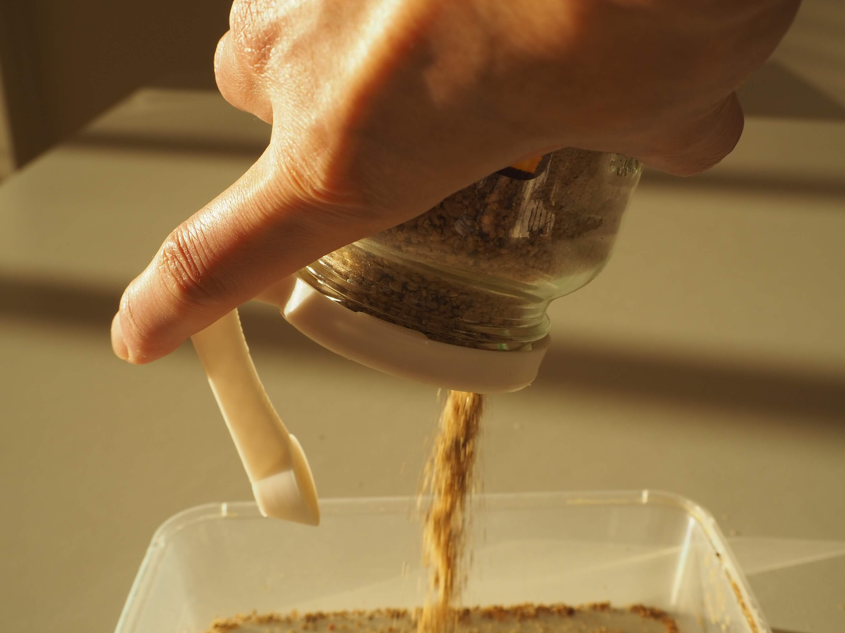 Quick Teaspoon Measure Dispenser Mk2 (exact measure) by Highrise