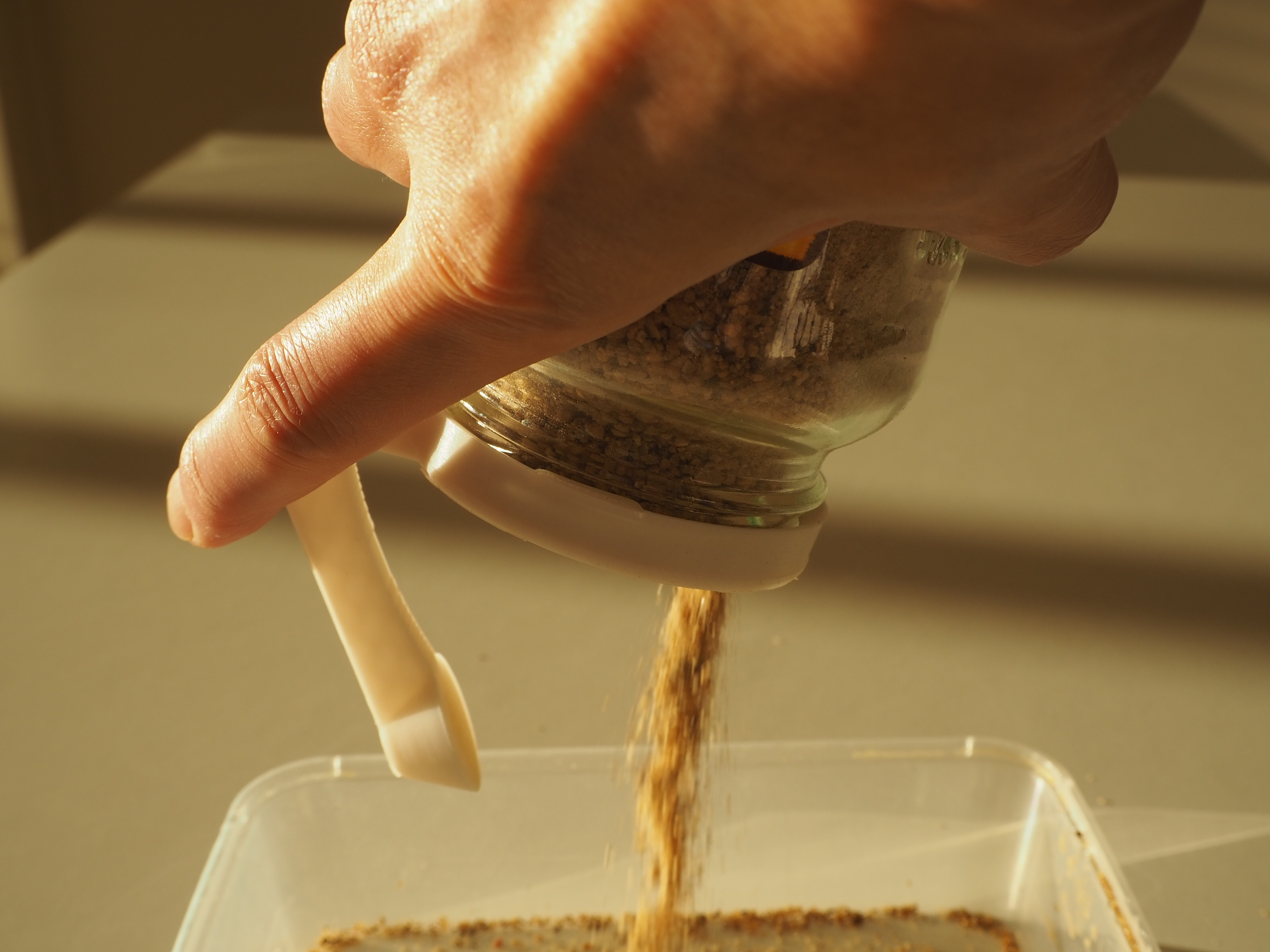 Quick Teaspoon Measure Dispenser Mk2 (exact measure) by Highrise