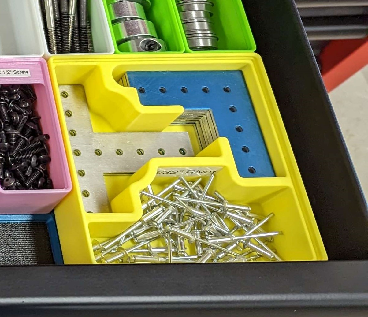 The Thrifty Bot Gridfinity Gussets and Rivets Holder