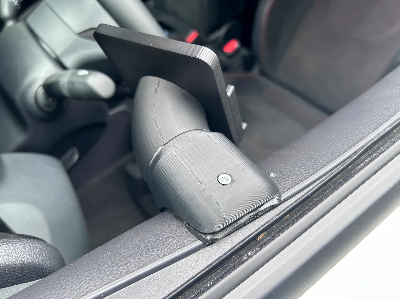 Toyota yaris online phone holder