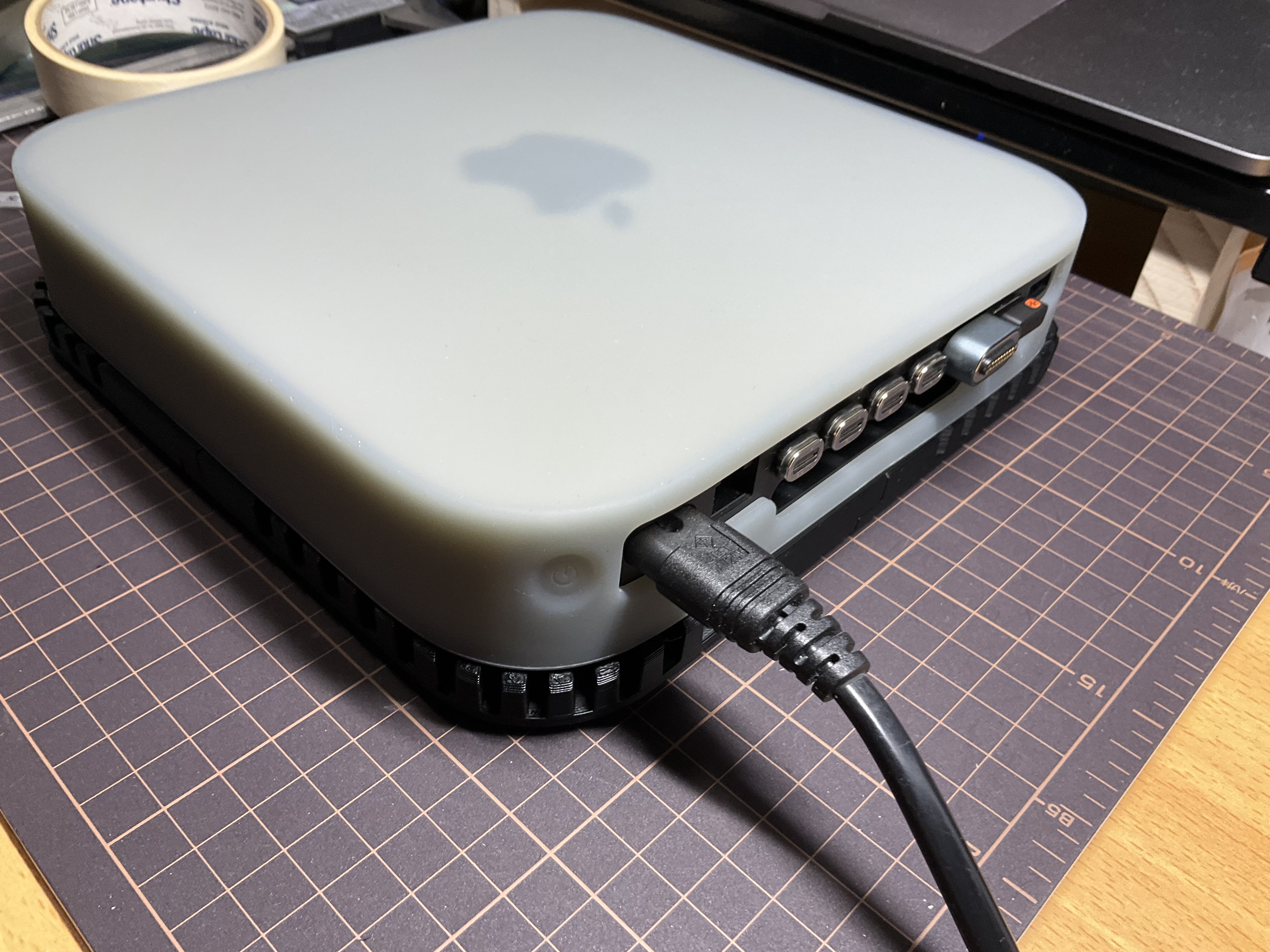 Miniatura 2 do modelo 3D simple Mac mini stand