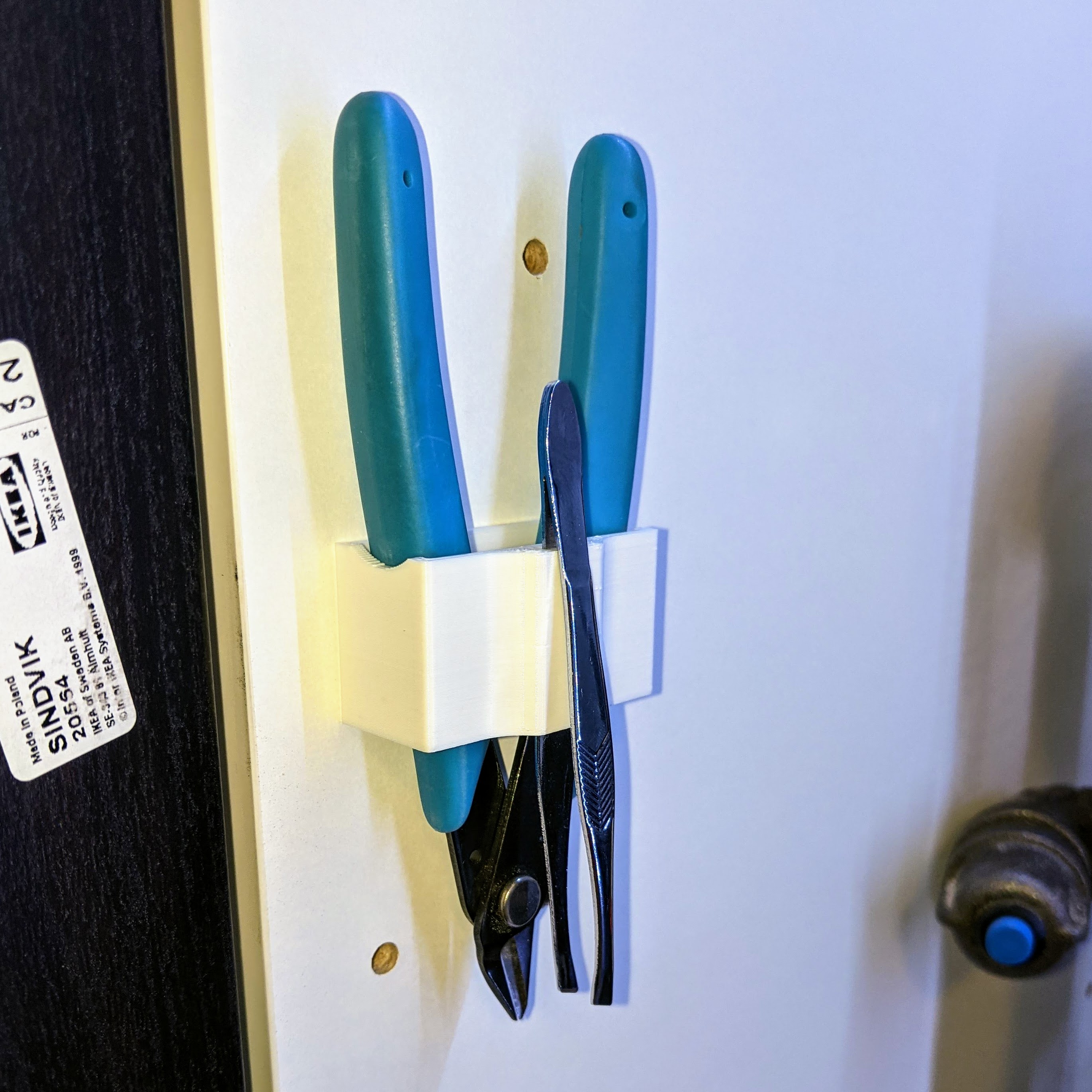 Tweezer & Flush Cutter Holder - Ikea Sketion Peg Edition