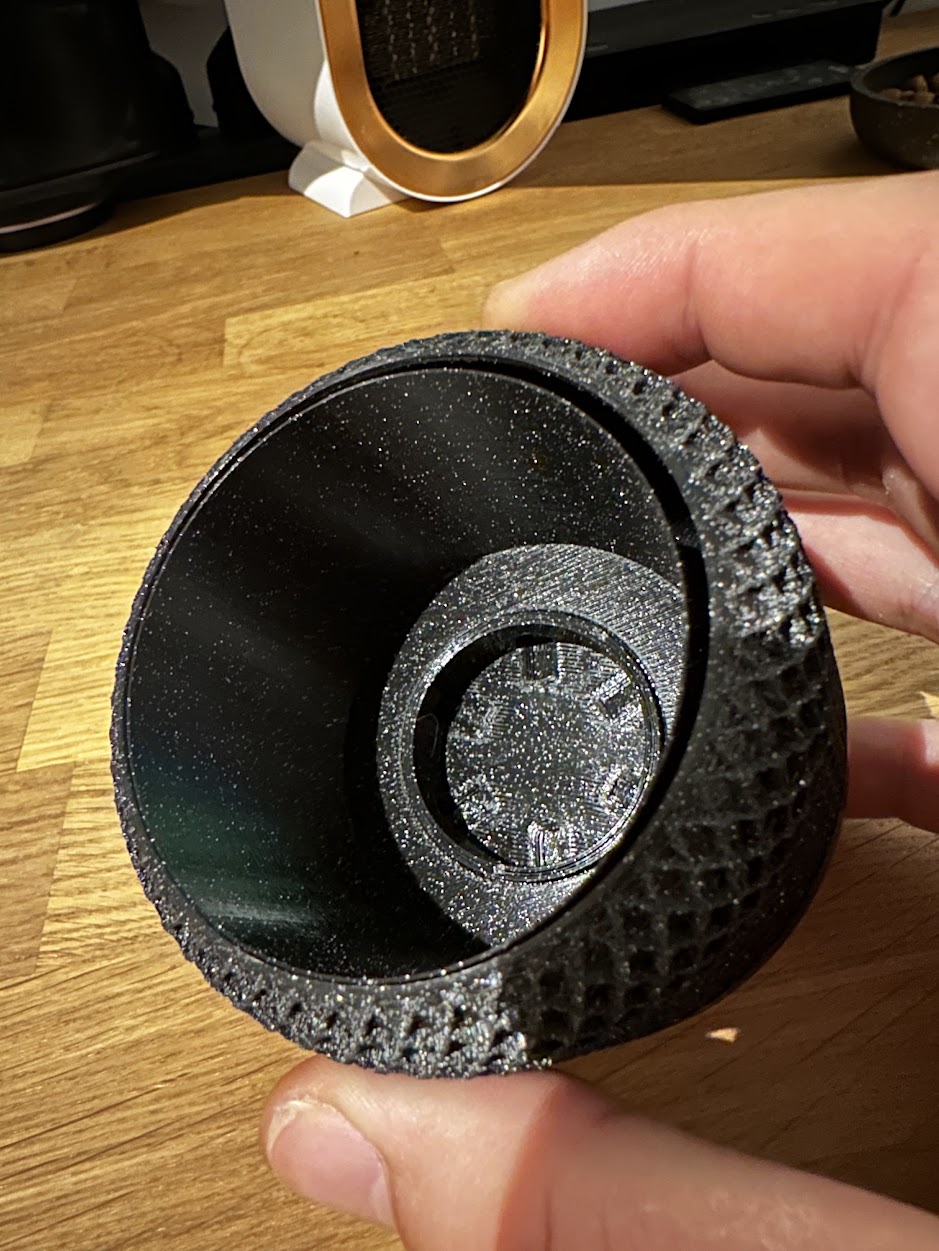 Waffle planter insert with mini root cup