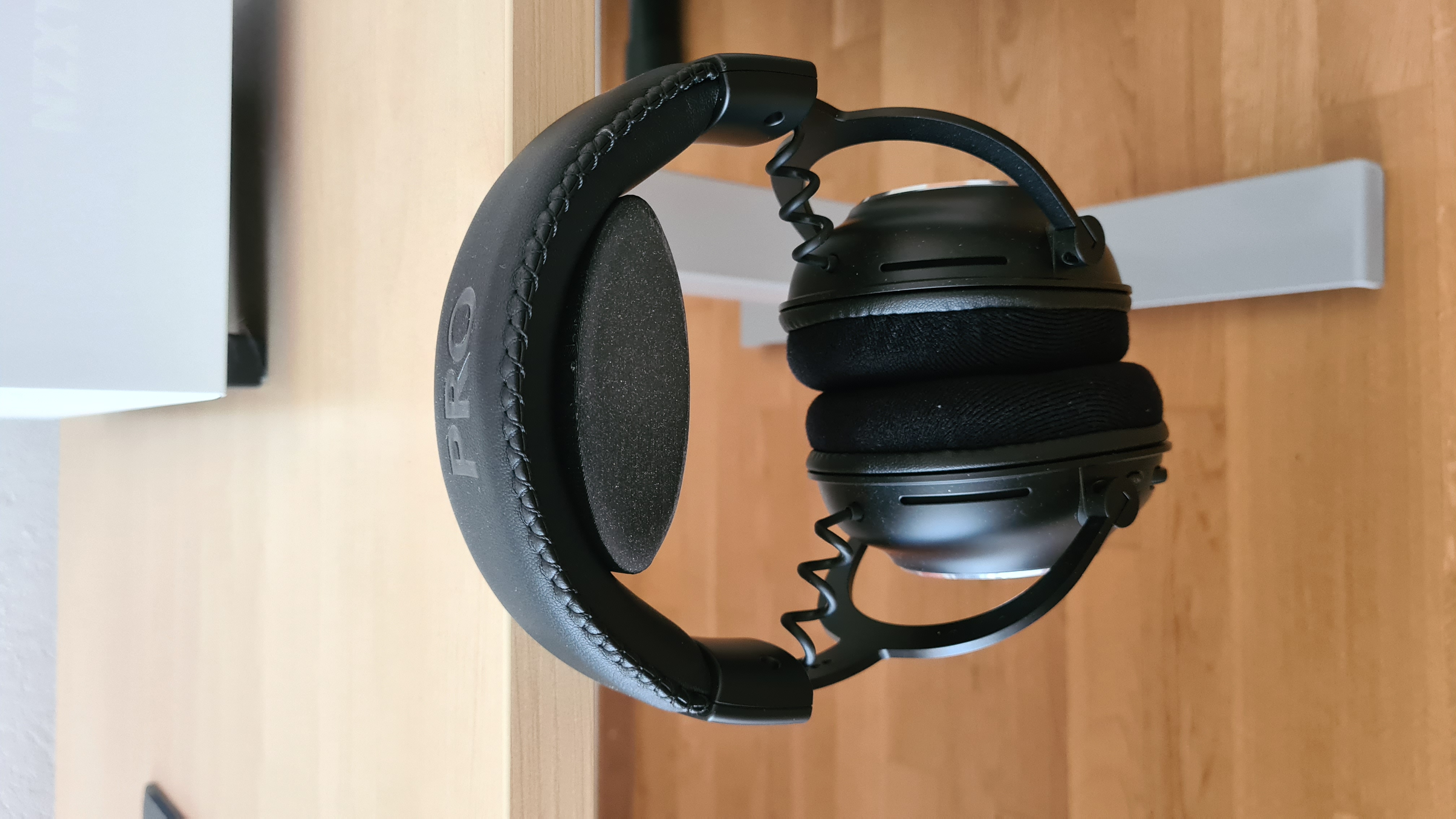 Headset holder by Nikolas Reitmann Download free STL model