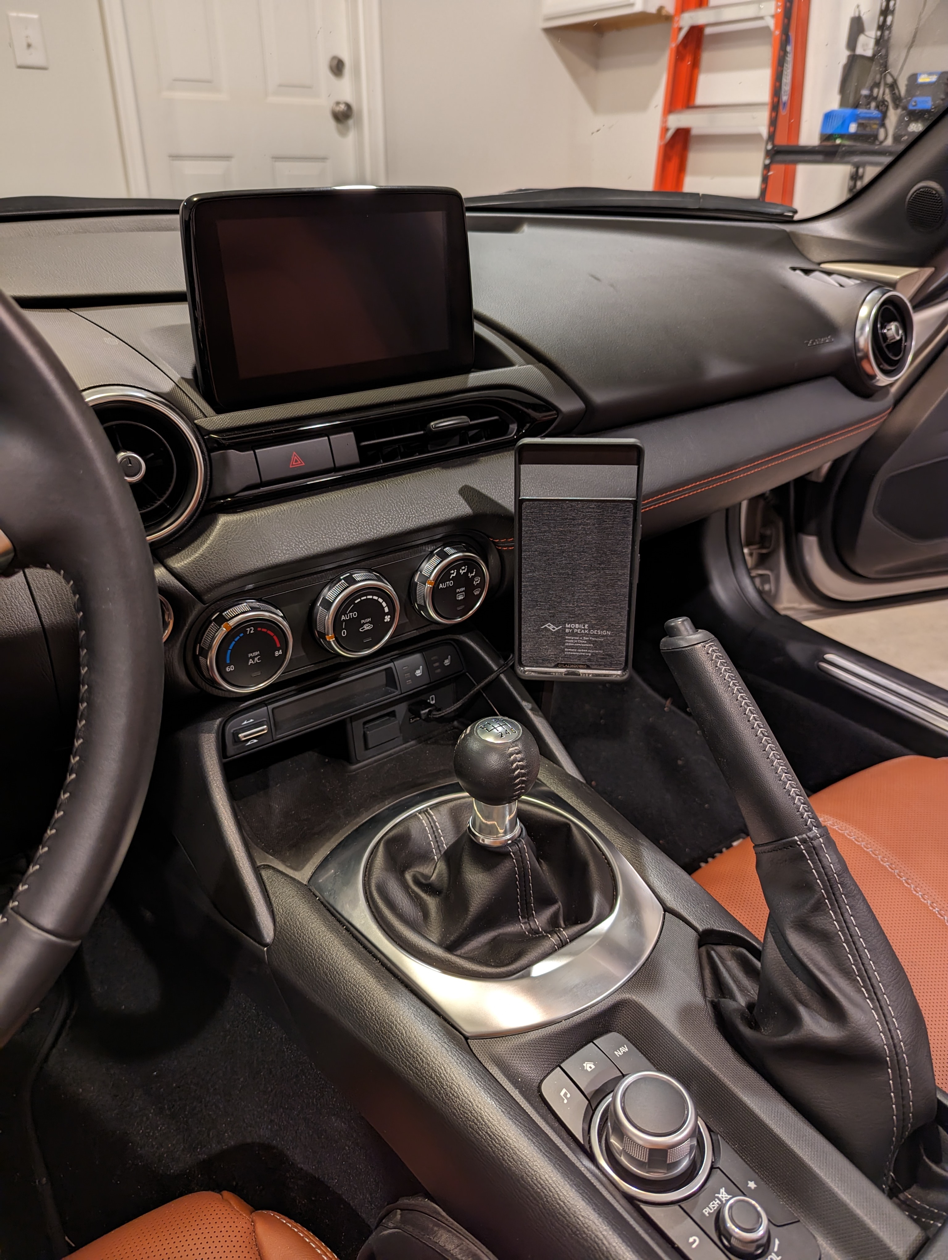 MX-5 Miata ND Cupholder Phone Mount/Charger