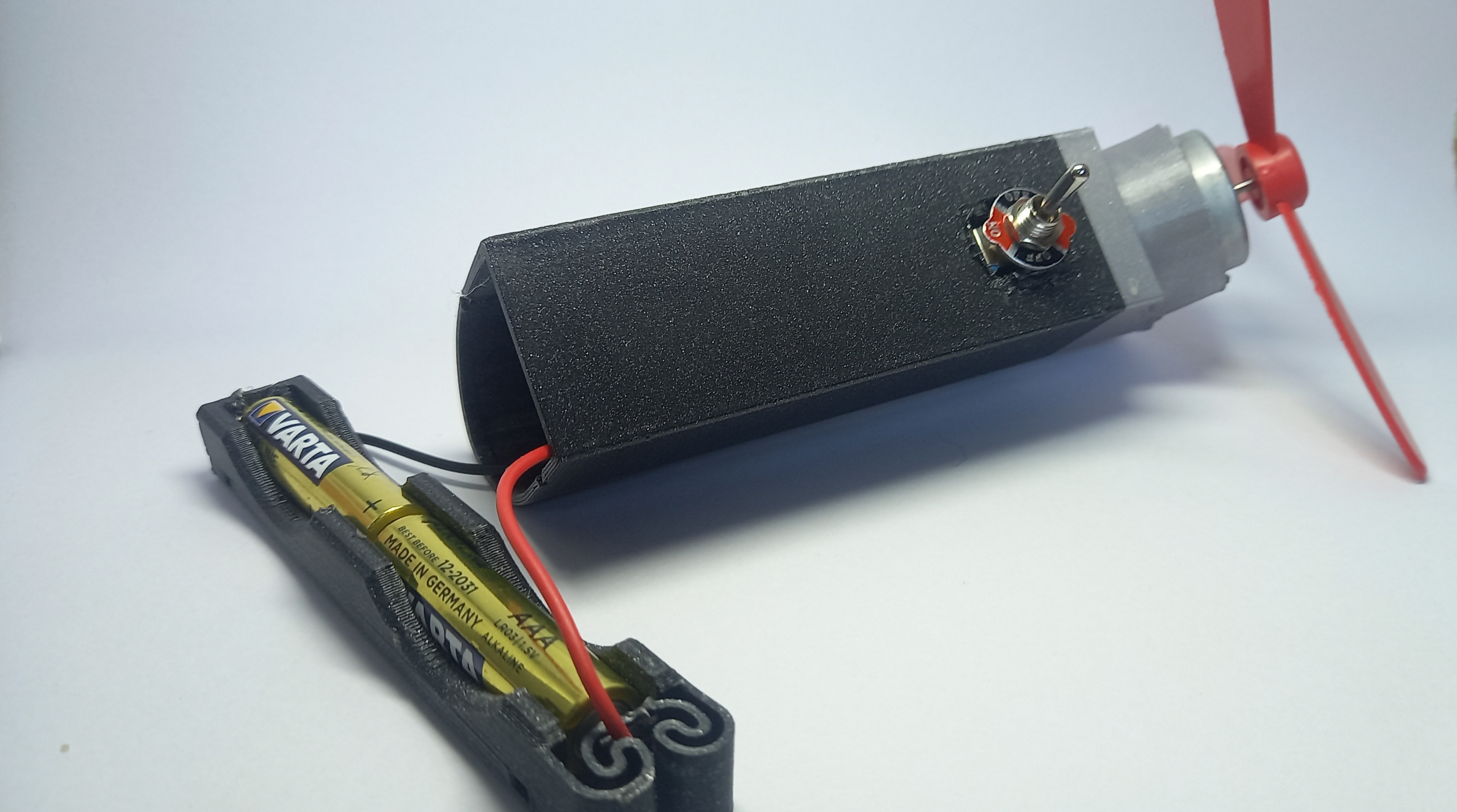 FUNJEO F08 Kinderwagen-Ventilator - Wiederaufladbar Mit Aroma-Funktion