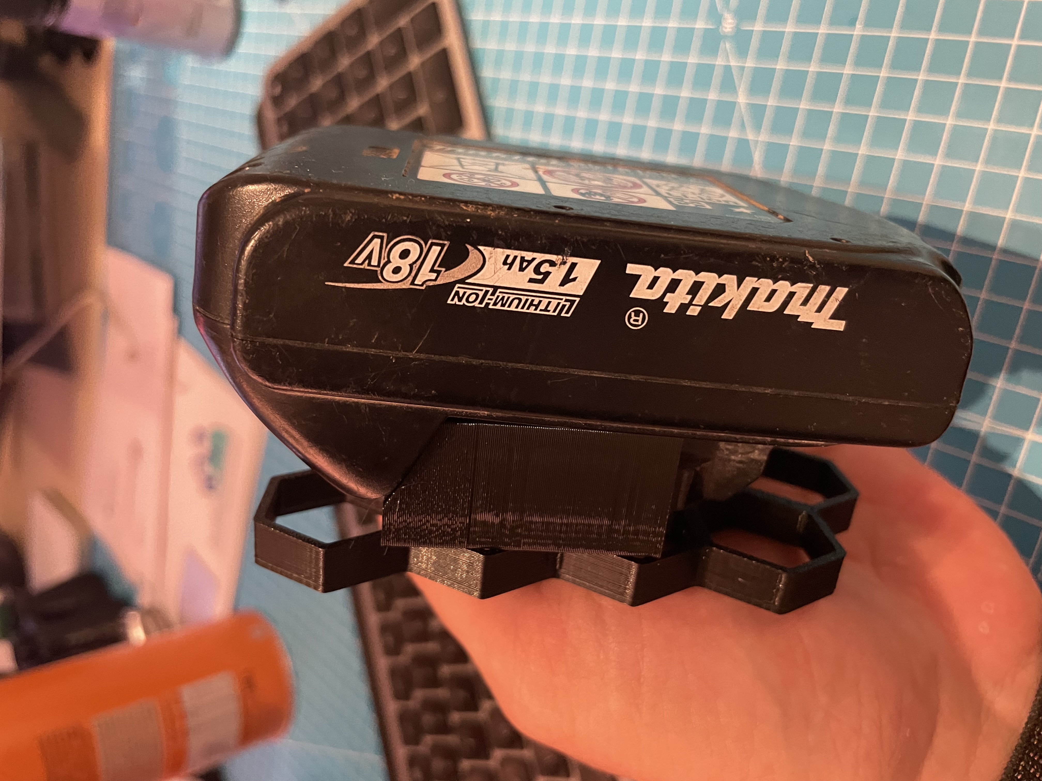 Honeycomb Wall - Makita Battery Holder