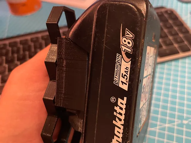 Honeycomb Wall - Makita Battery Holder