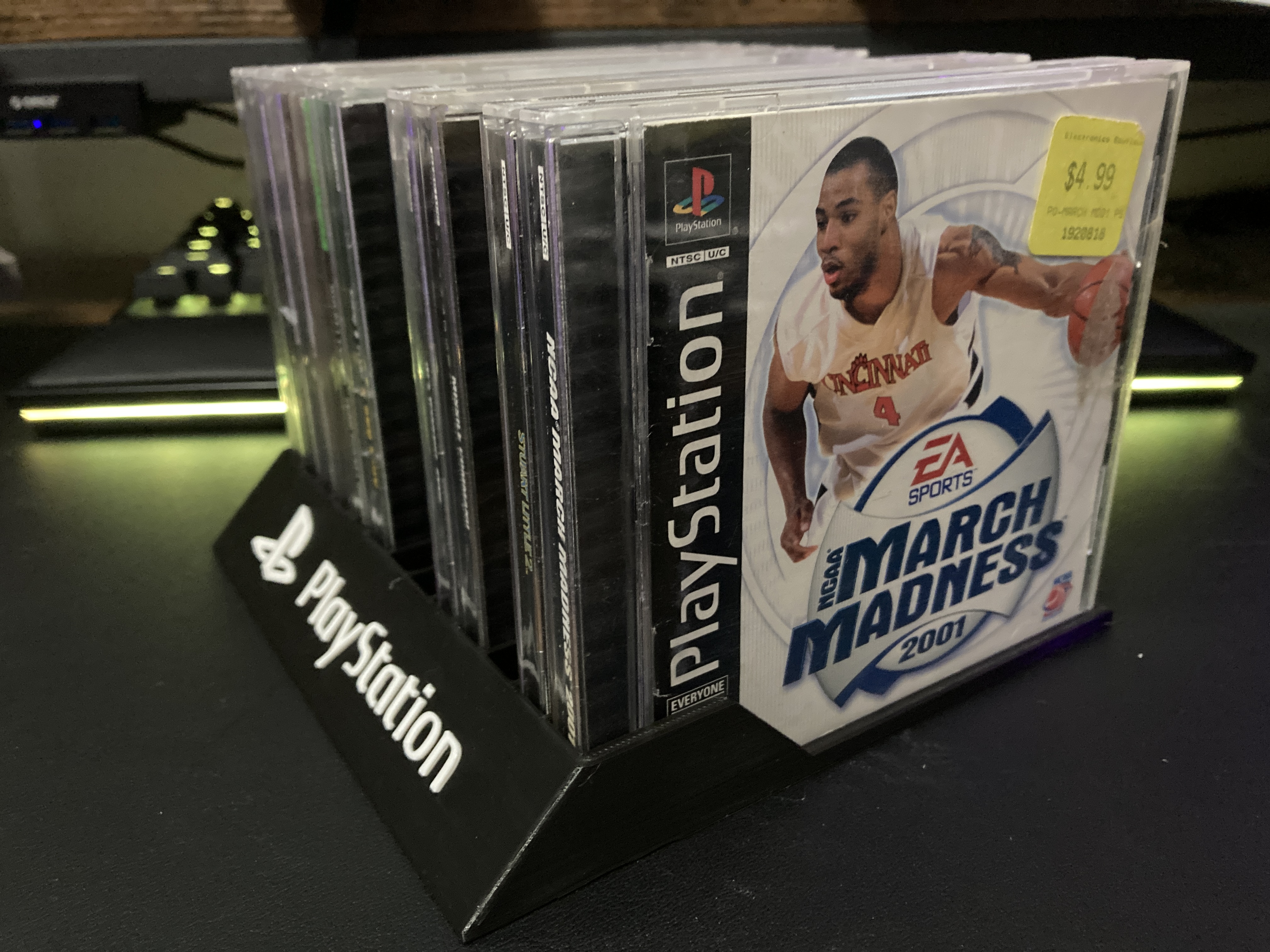 Miniatura 2 do modelo 3D PS1 Game Case Holder