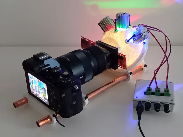 Integrating sphere for negative film scanning