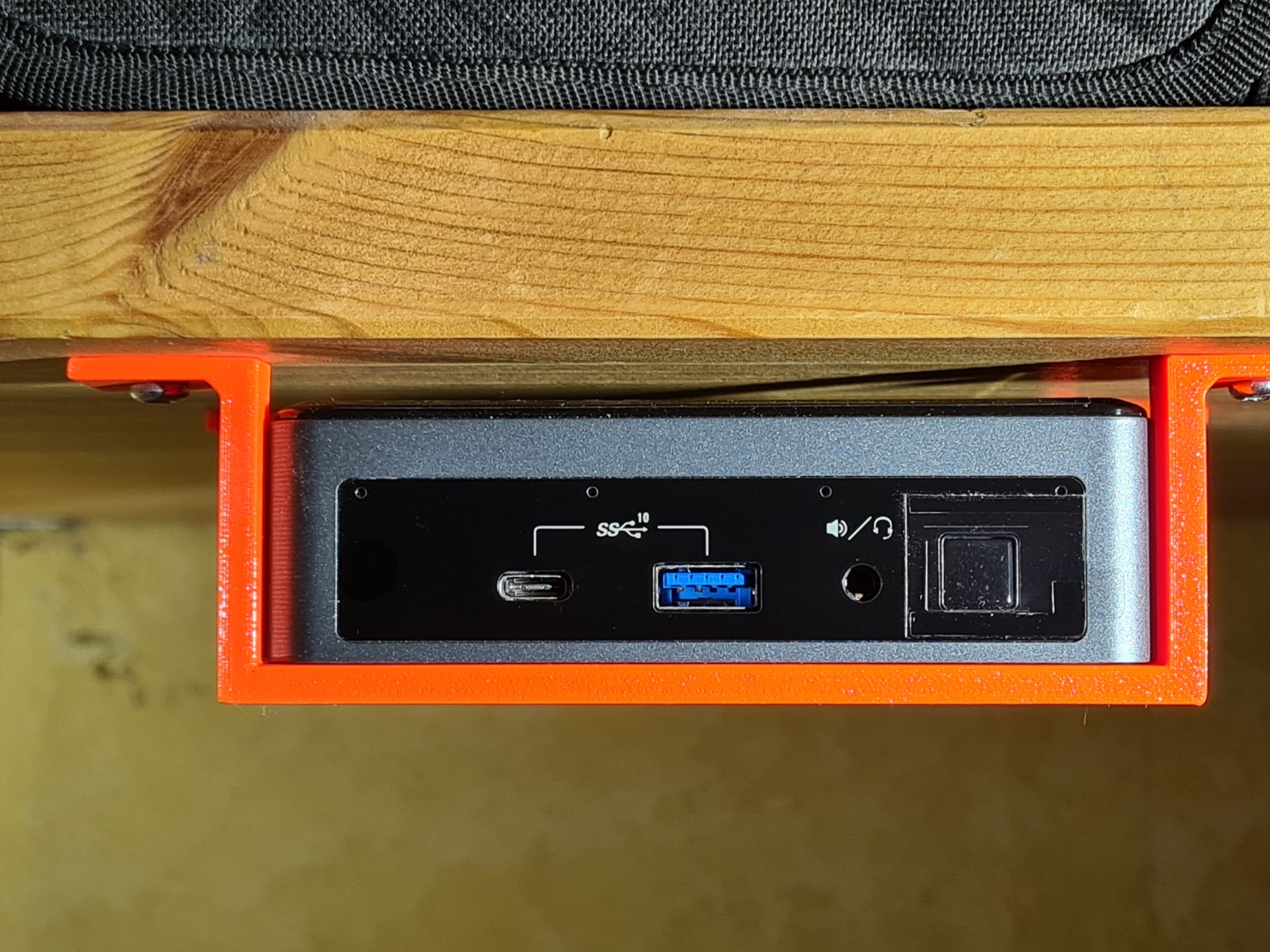 Intel NUC under Desk Mount